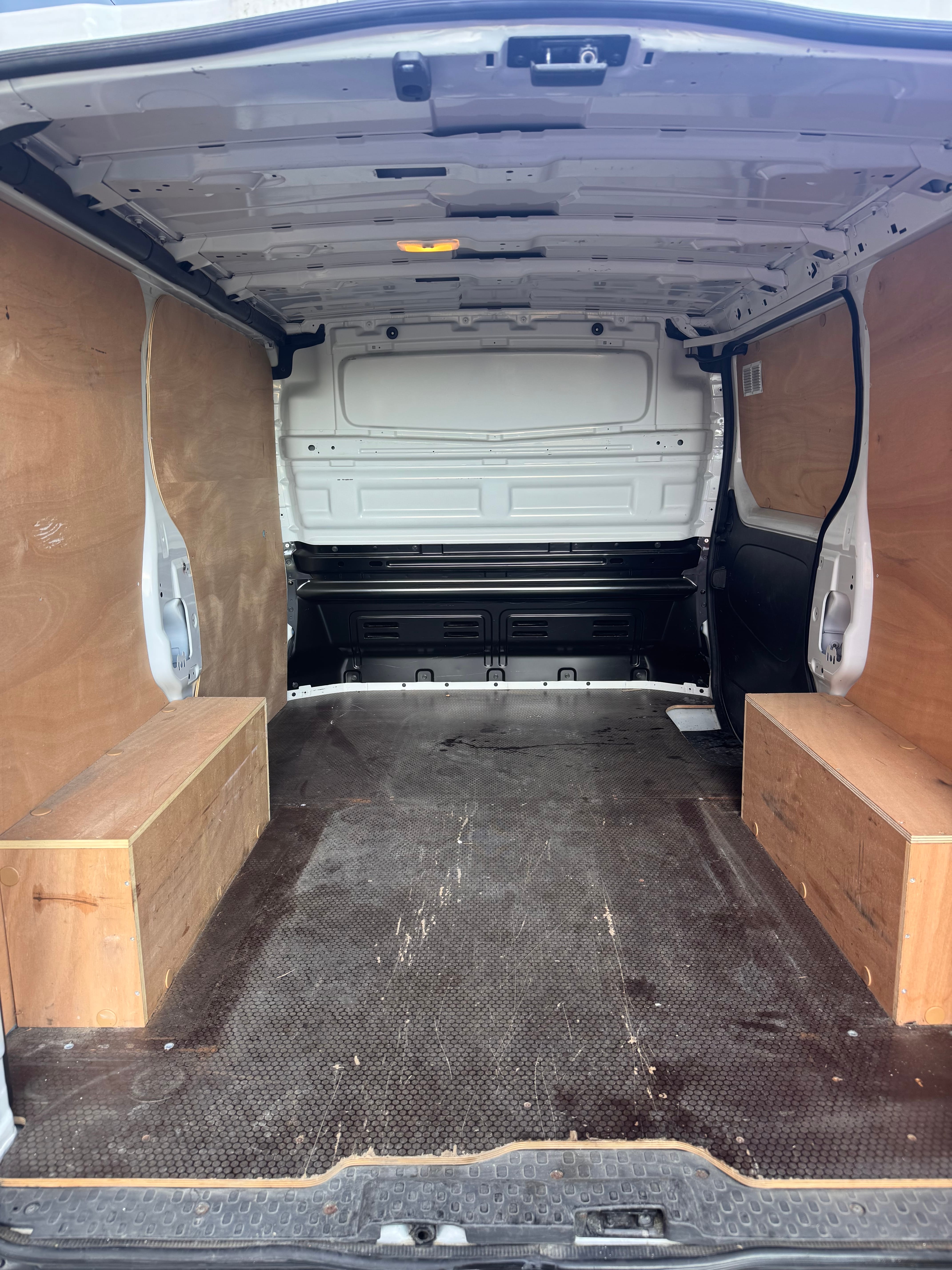 Renault Trafic 2.0 DCI avec Port USB