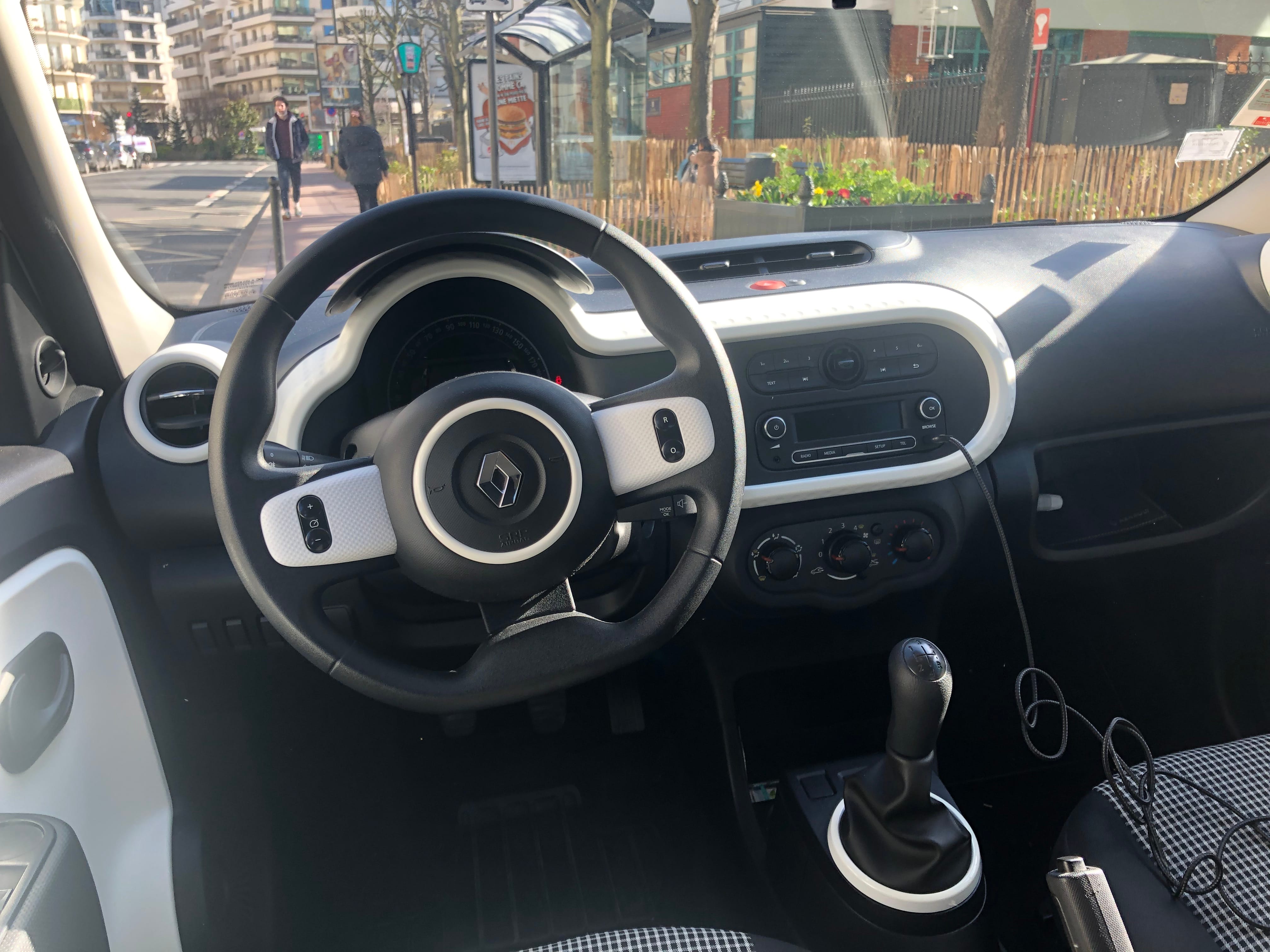 Renault Twingo 1.0 SCE 12V 69cv avec Entrée audio / iPod