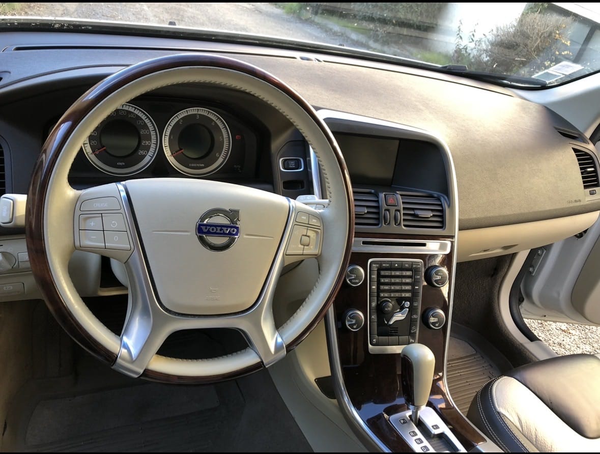 Volvo XC60 D5 AWD 215 CH avec GPS