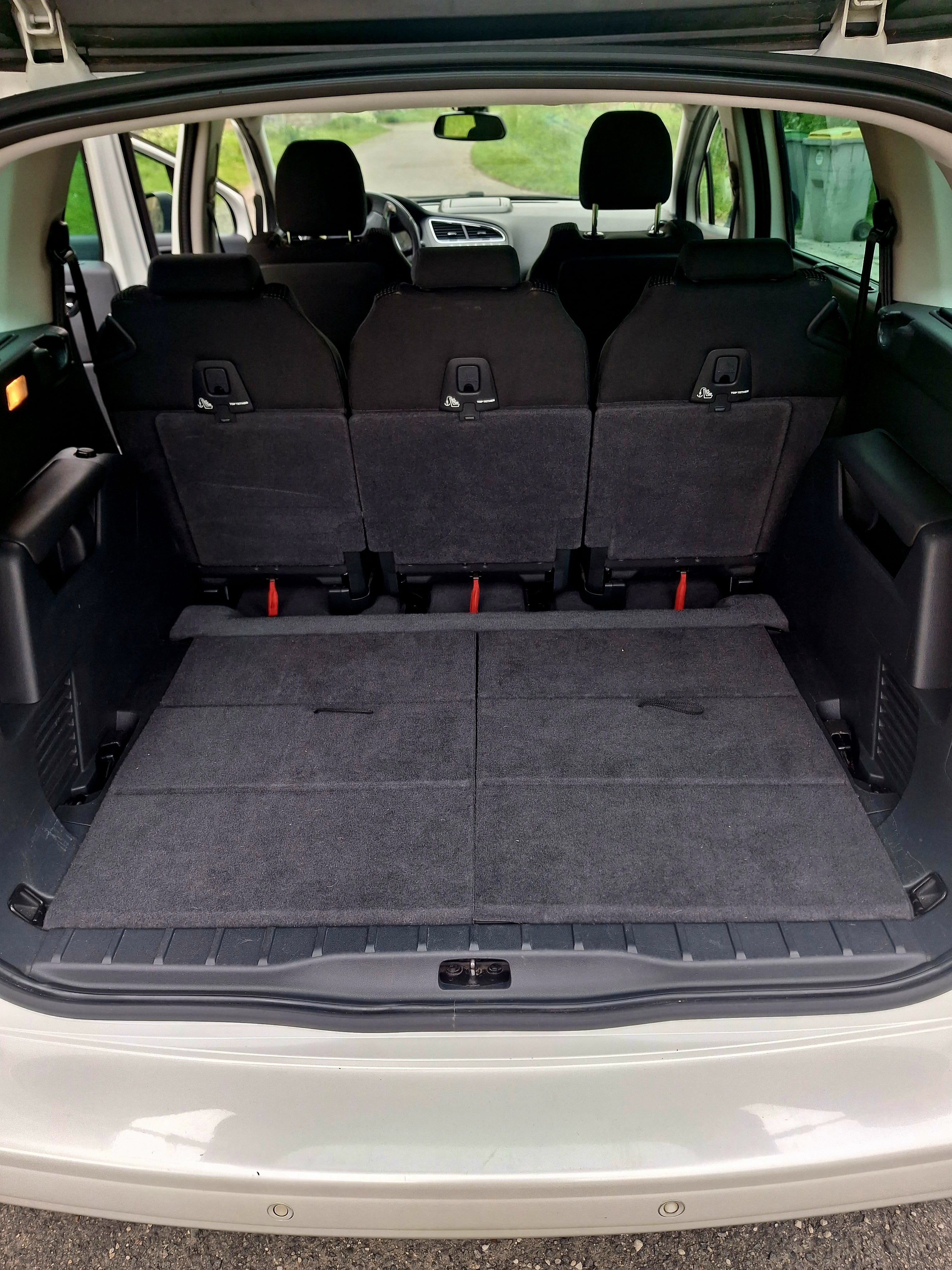 Peugeot 5008 2,0 HDI avec Autoradio