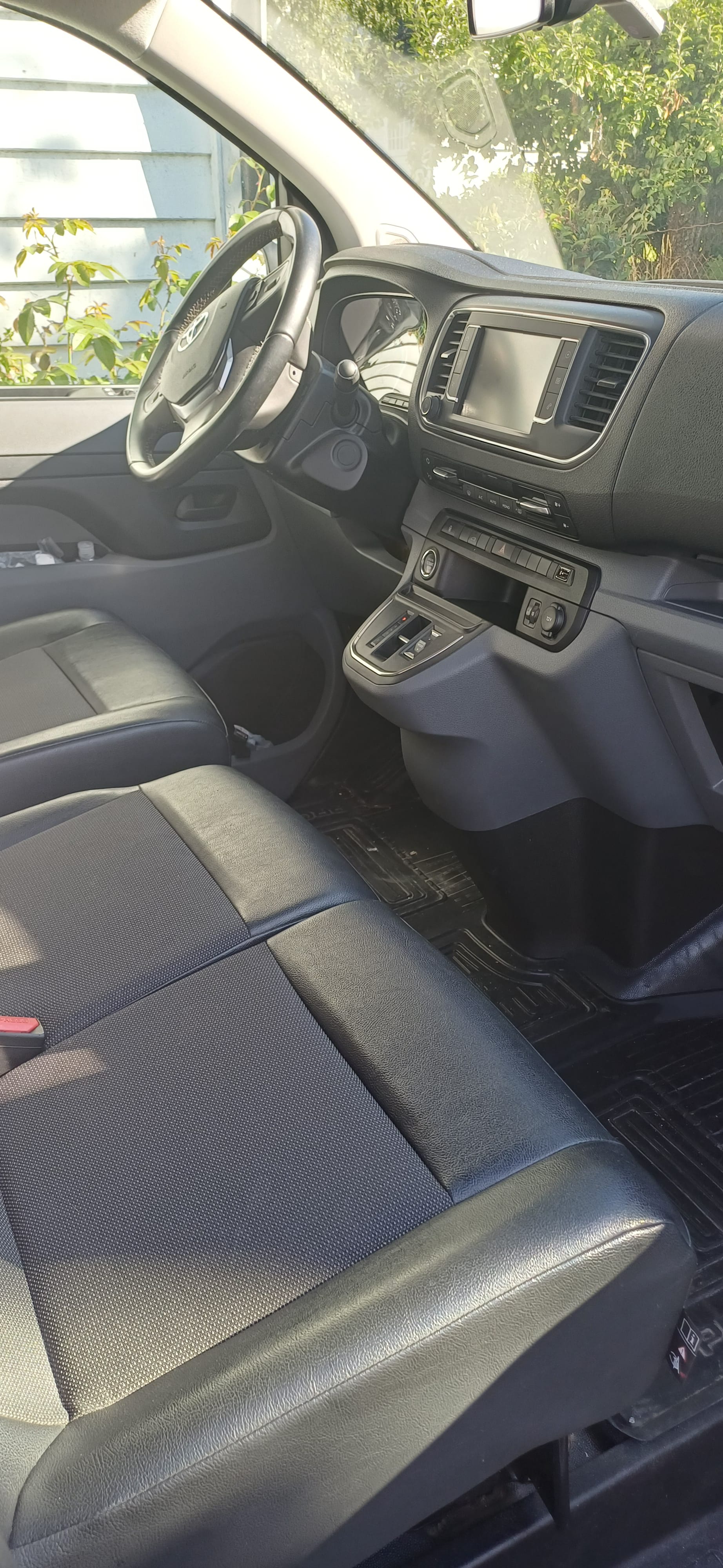 Toyota Proace Varebil Elektrisk med GPS