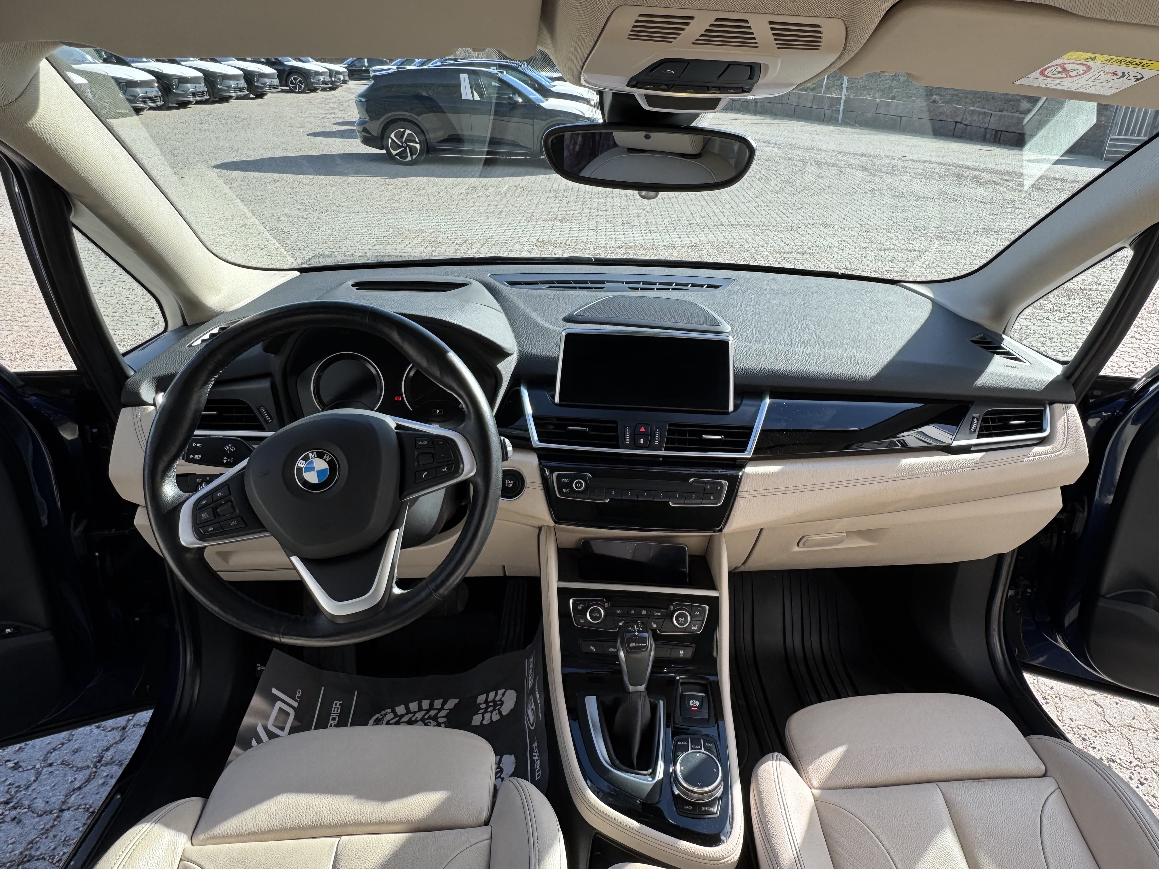 BMW 220d xDrive Active Tourer F45 med Cruisekontroll