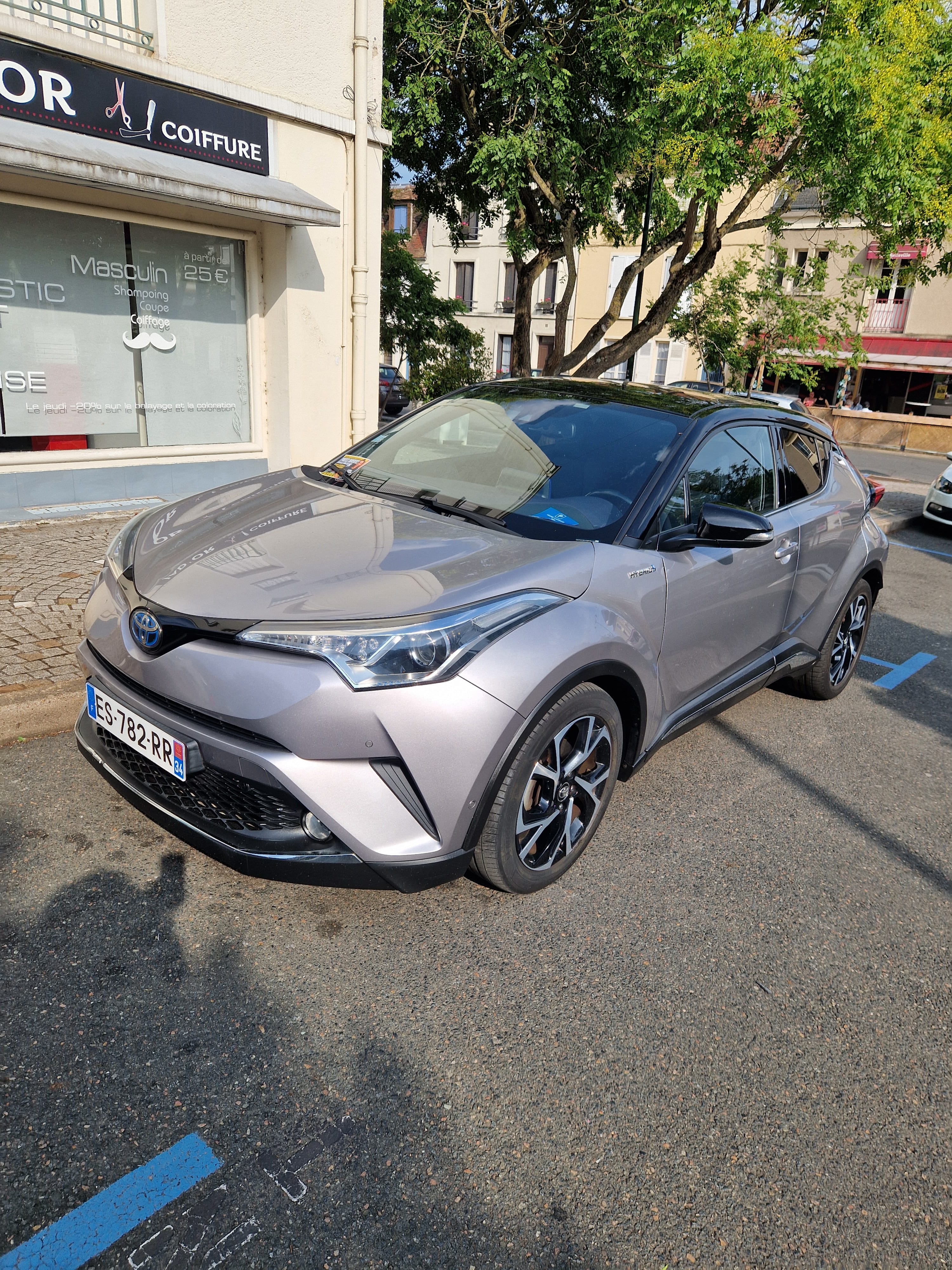 Toyota C-HR Hybrid, 2017, Essence 95 / Électrique (hybride), automatique
