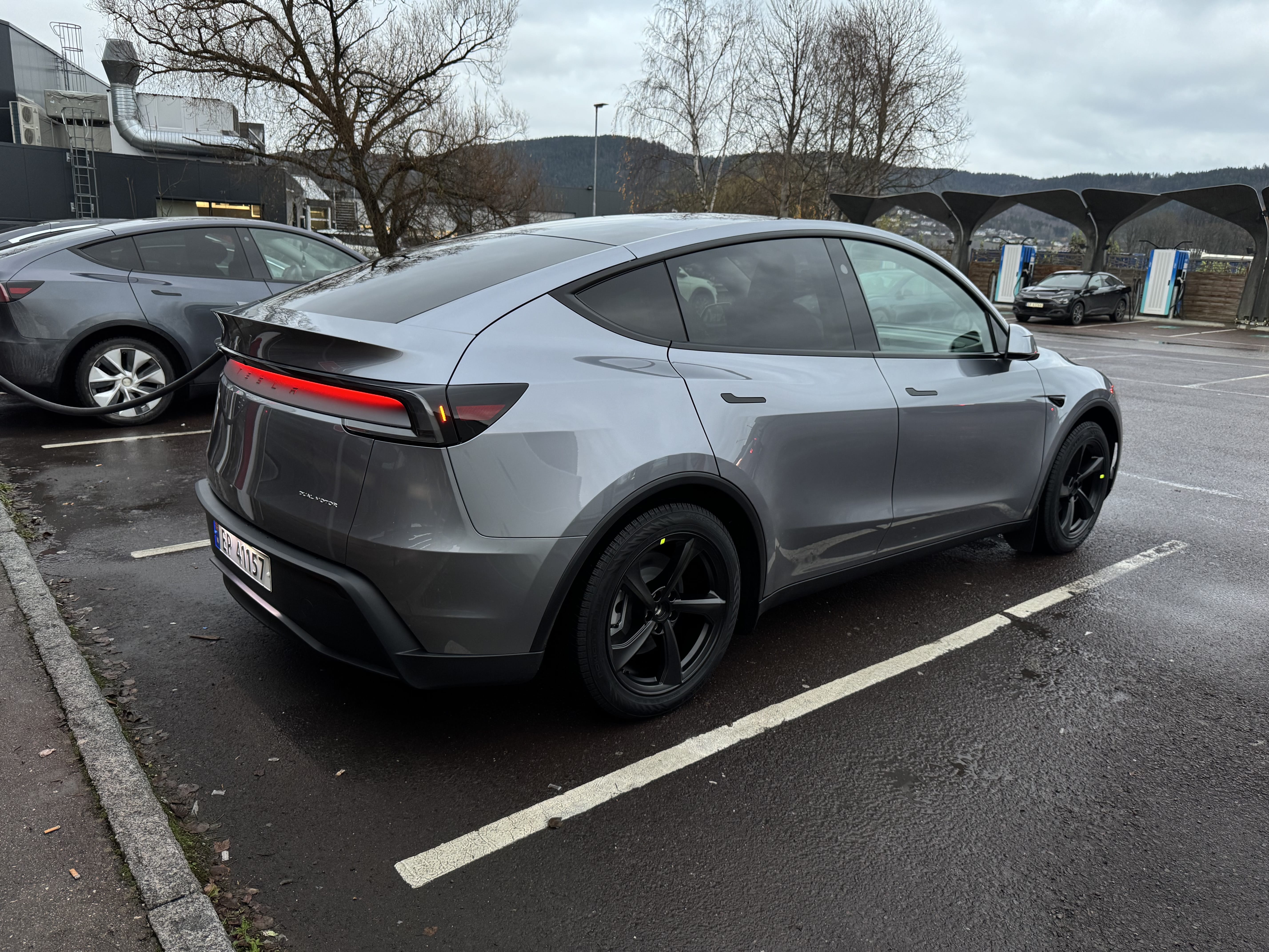 Tesla Model Y Long Range med GPS