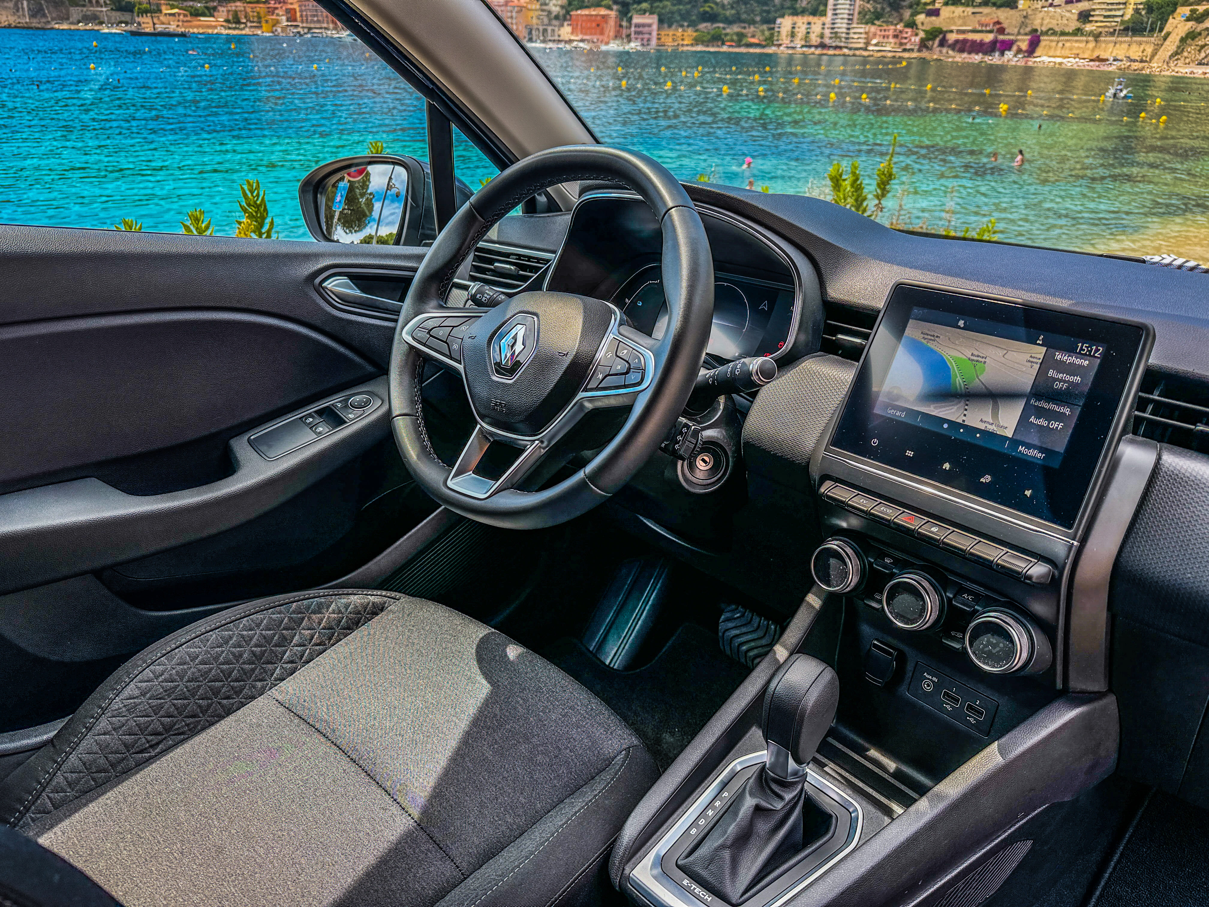 Renault Clio E-tech 635 avec Siège bébé