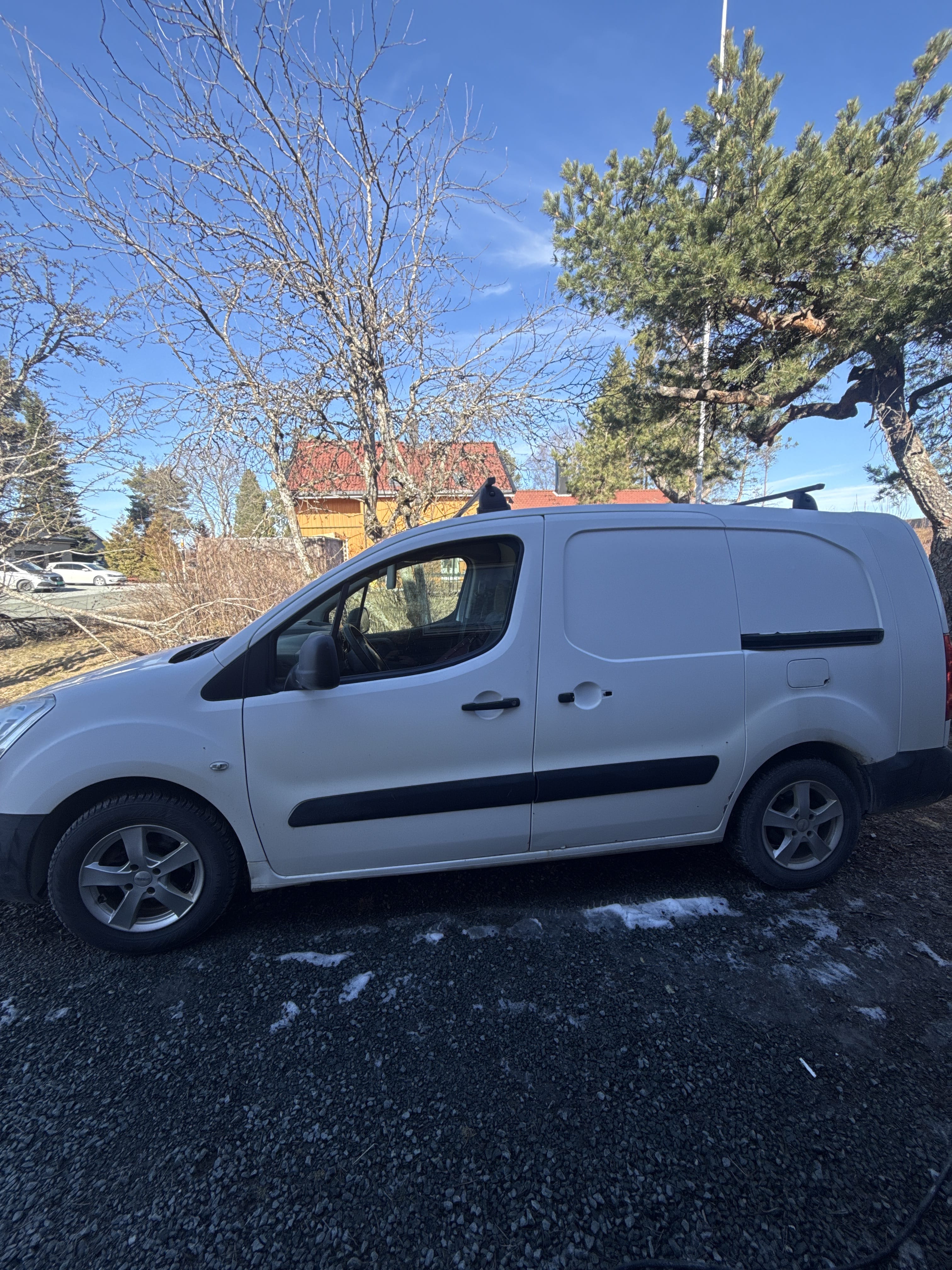 Peugeot Partner Varebil with Air conditioning