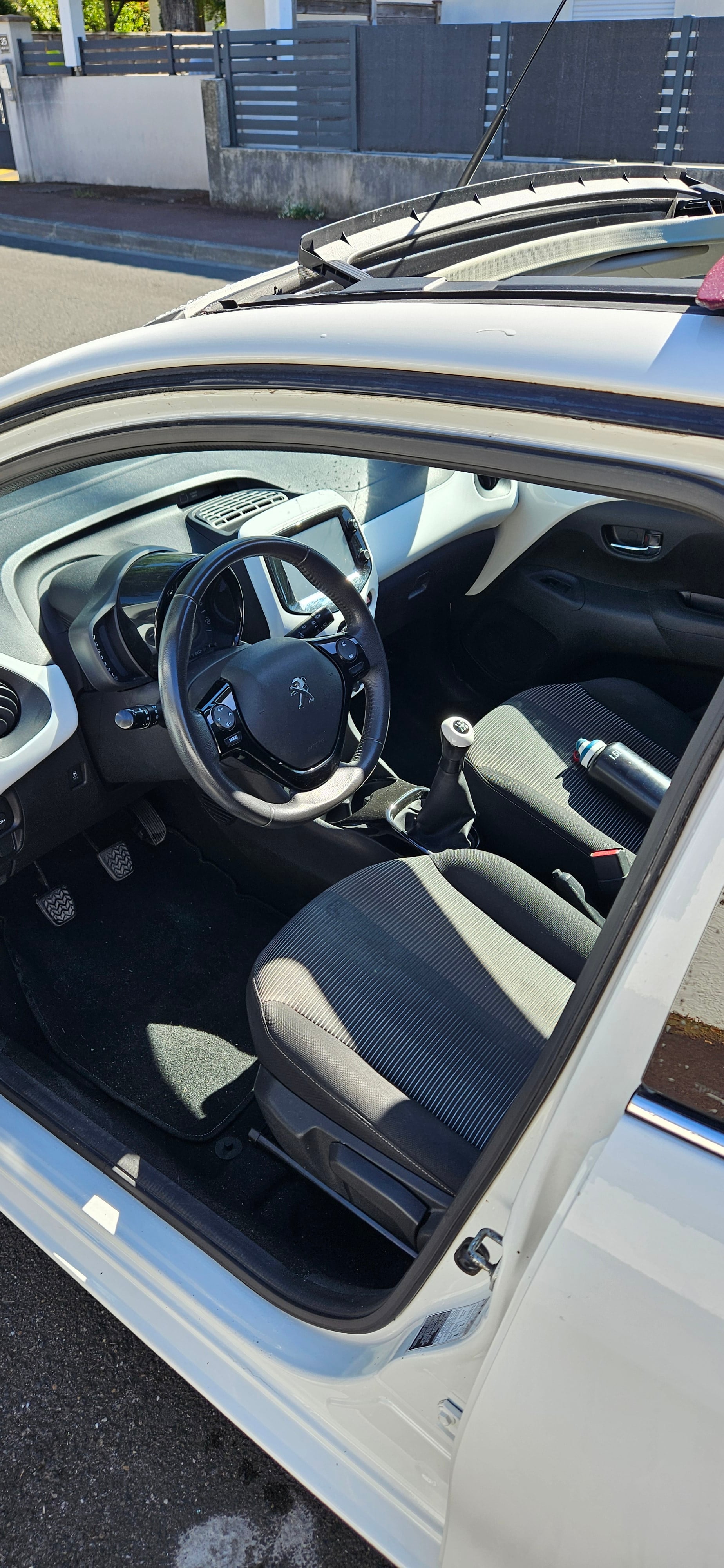 Peugeot 108 Cabriolet 1.2thp avec Caméra de recul