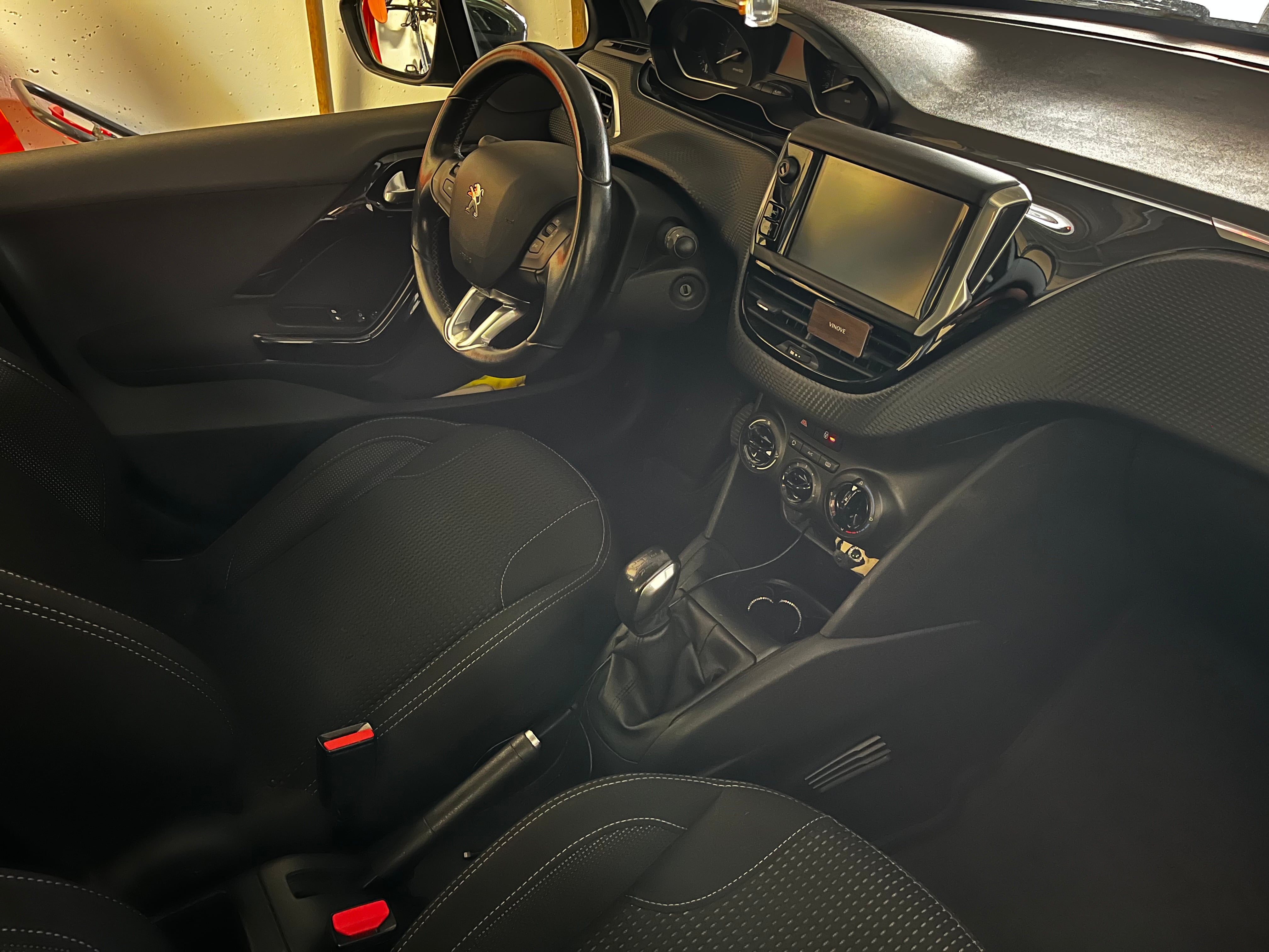 Peugeot 208 avec Apple CarPlay