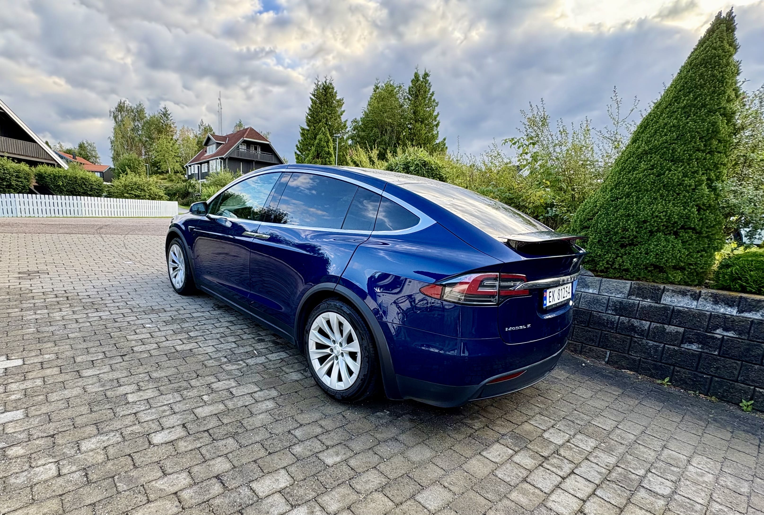 Tesla Model X 75D med GPS