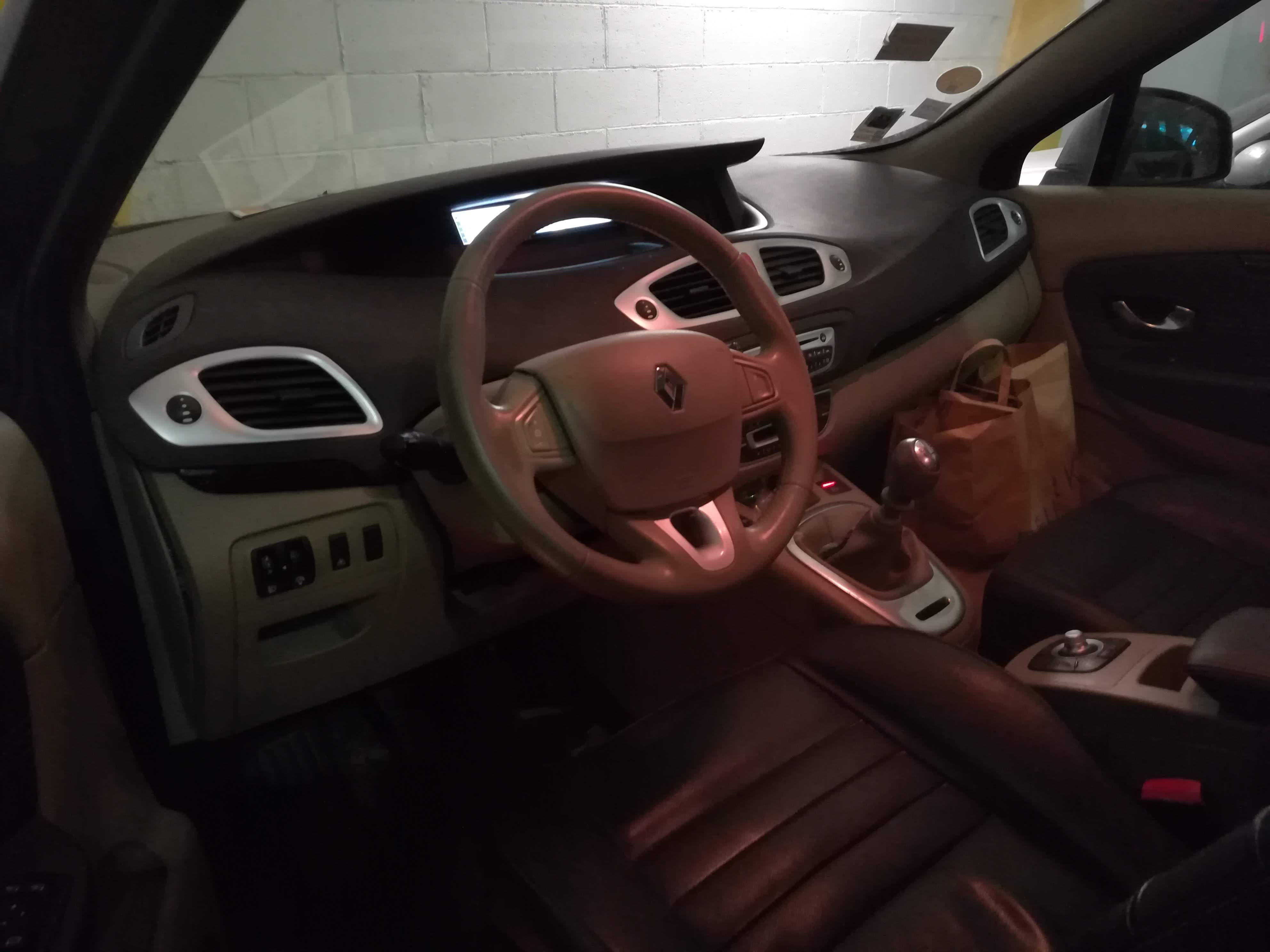 Renault Grand Scenic avec Régulateur de vitesse