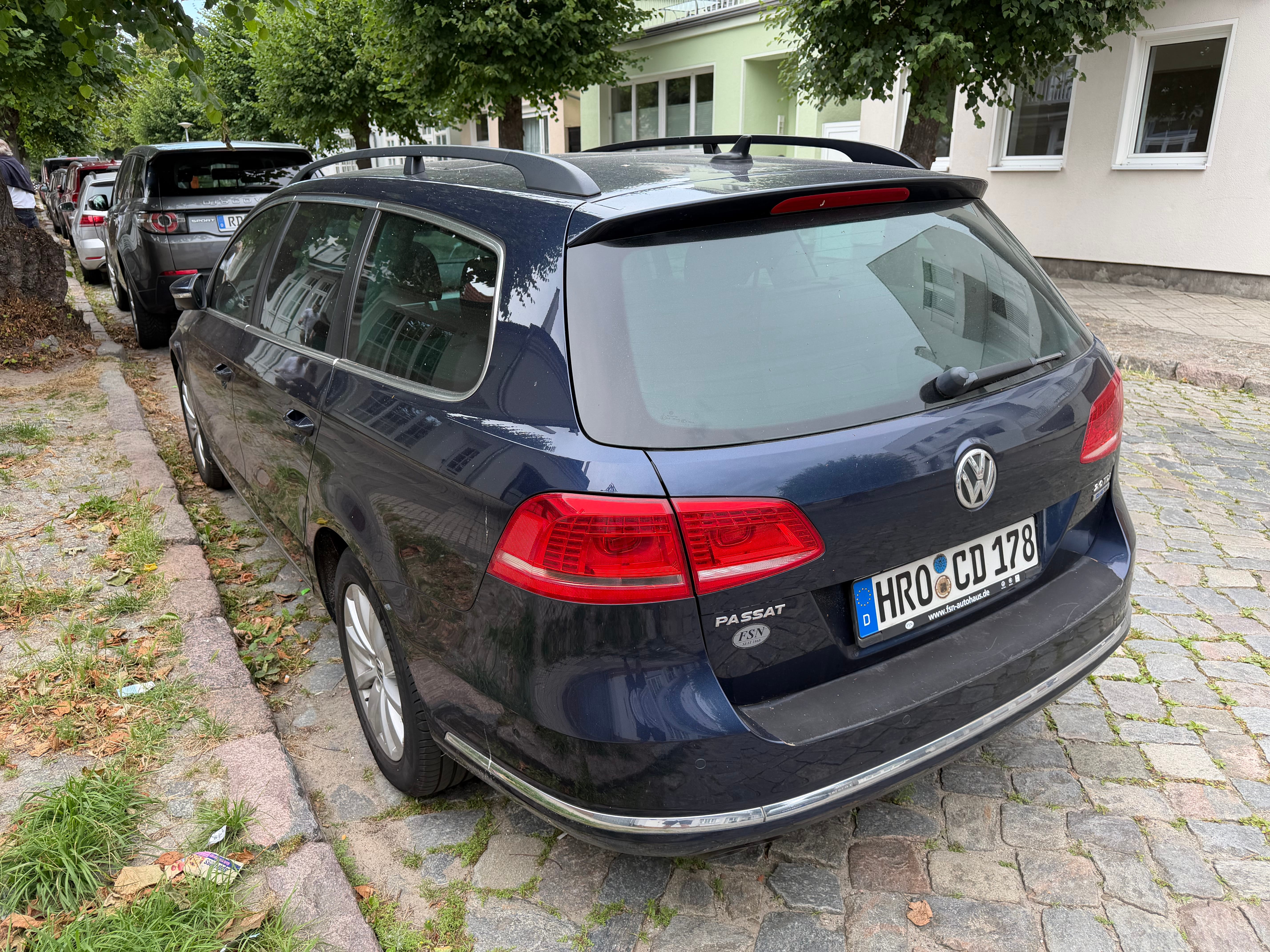 Volkswagen Passat 2.0L TDI SEL Premium mit Rückfahrkamera