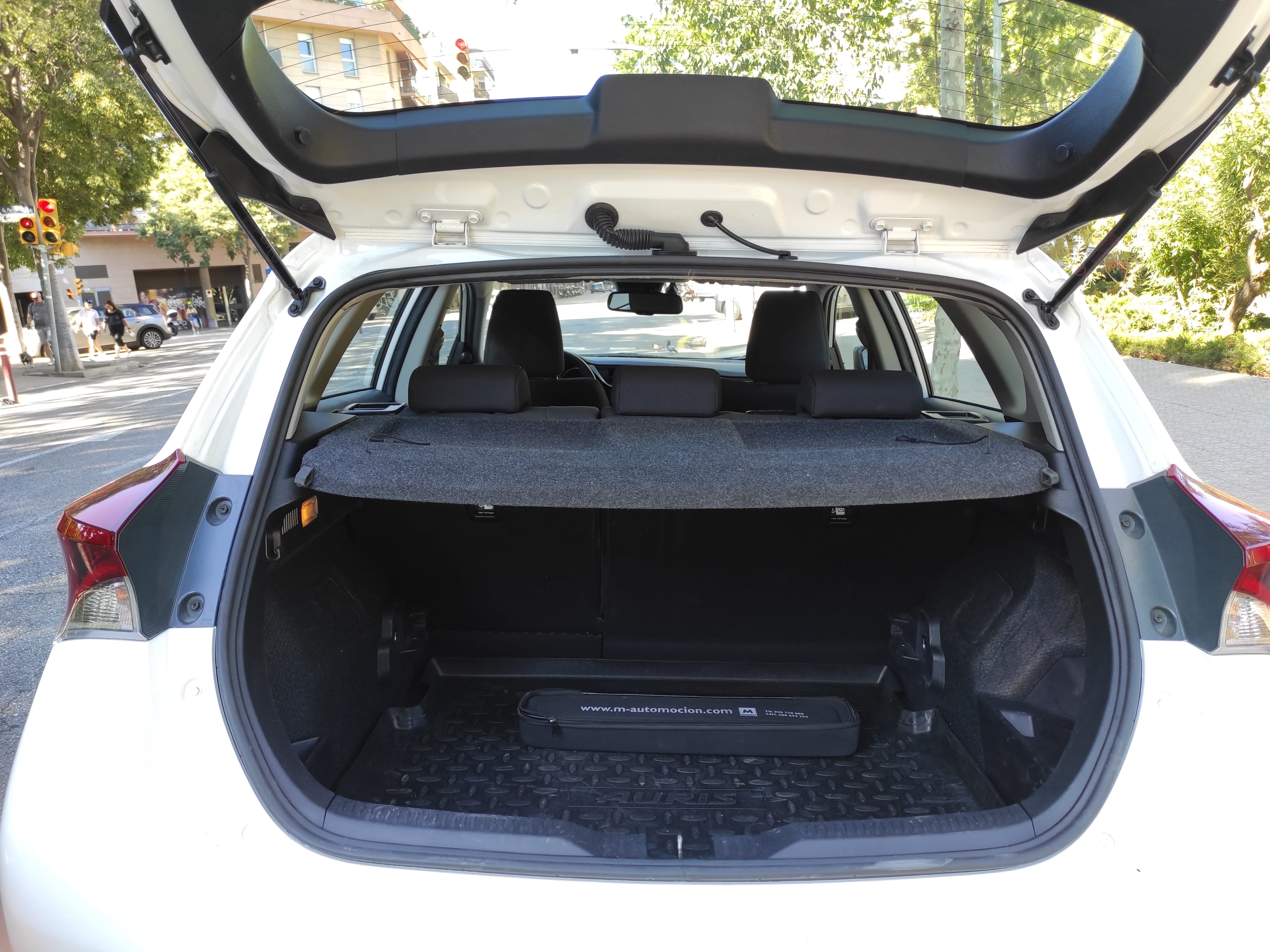 Toyota Auris with Audio / iPod input