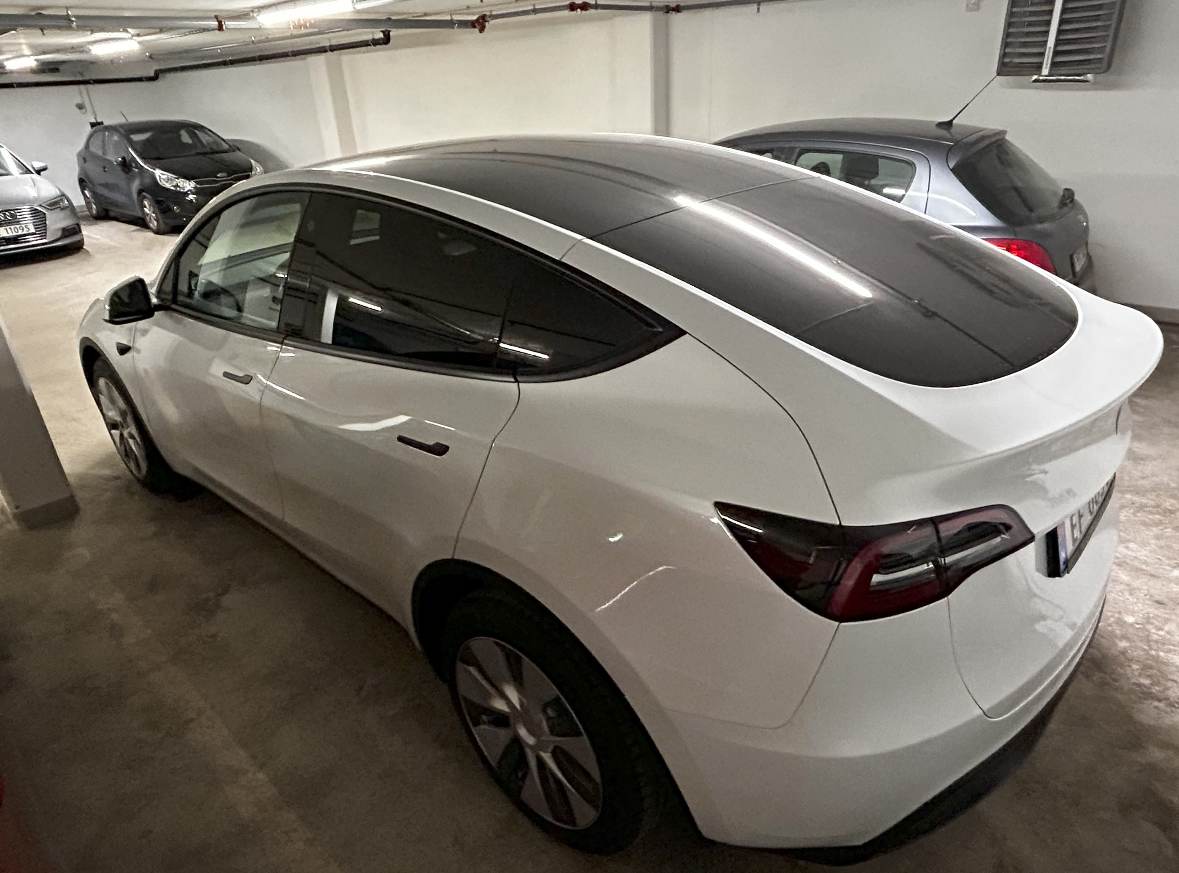 Tesla Model Y Long Range med Aircondition