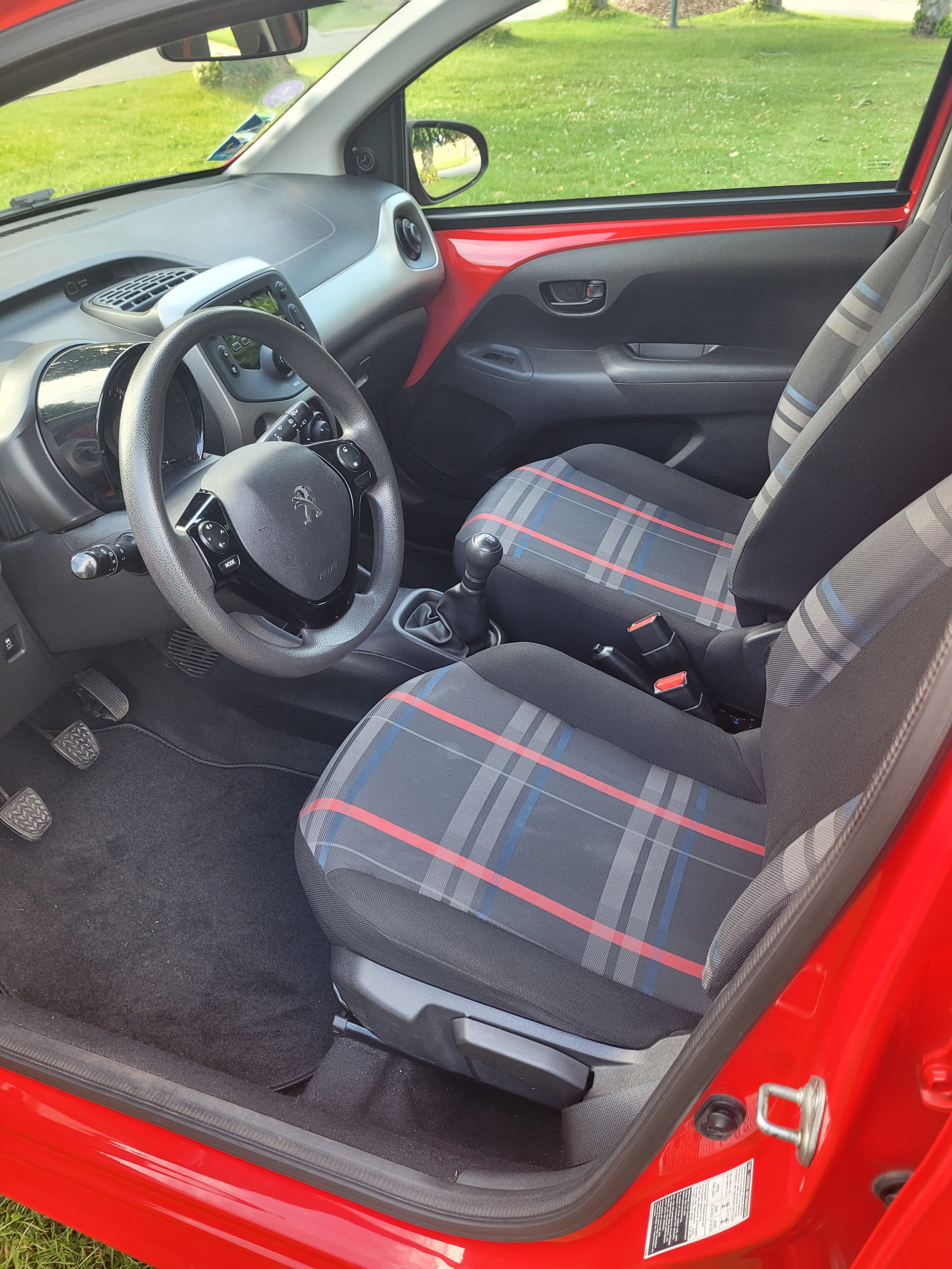 Peugeot 108 avec Autoradio