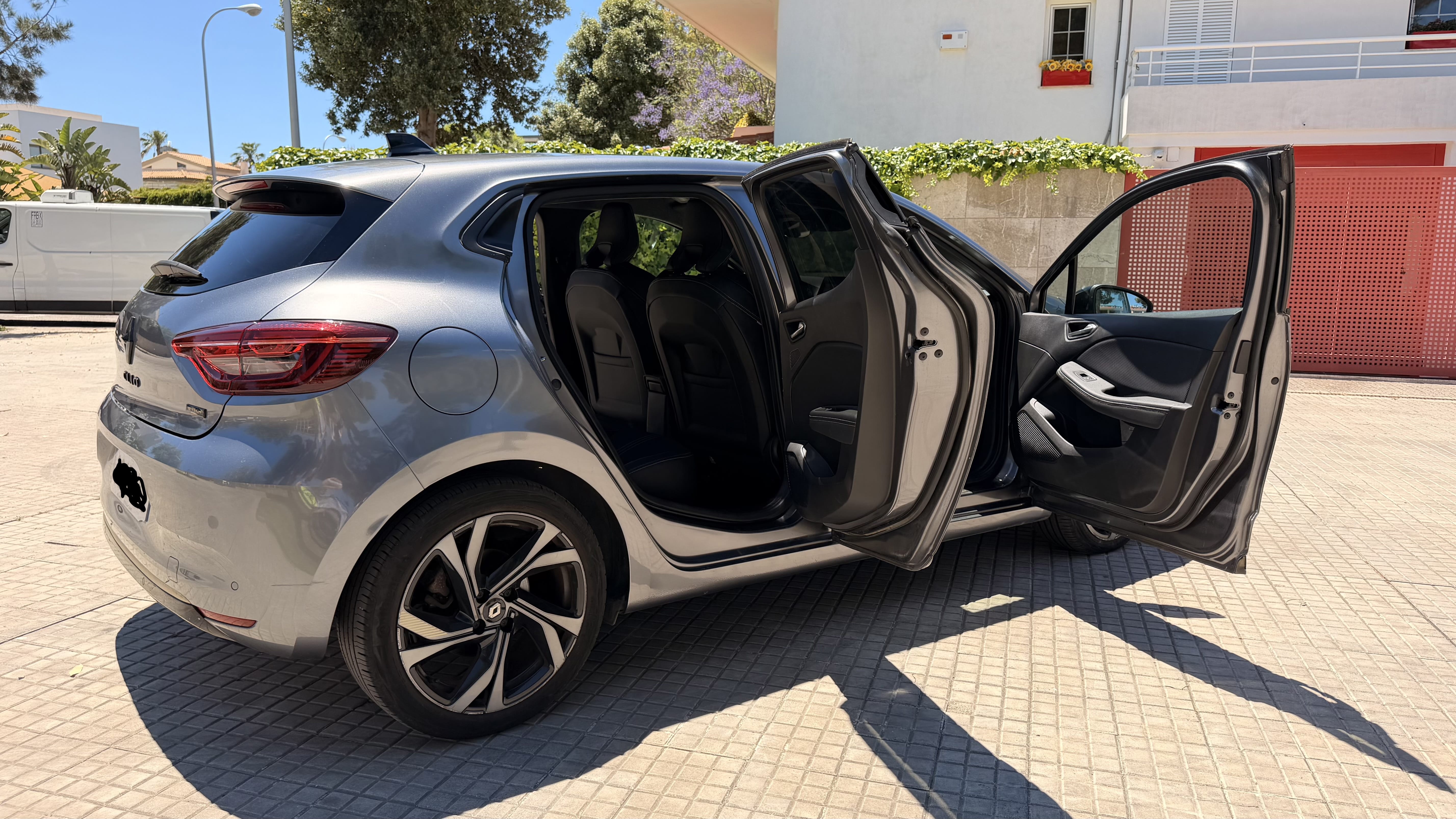 Renault Clio E-tech med Cruisekontroll