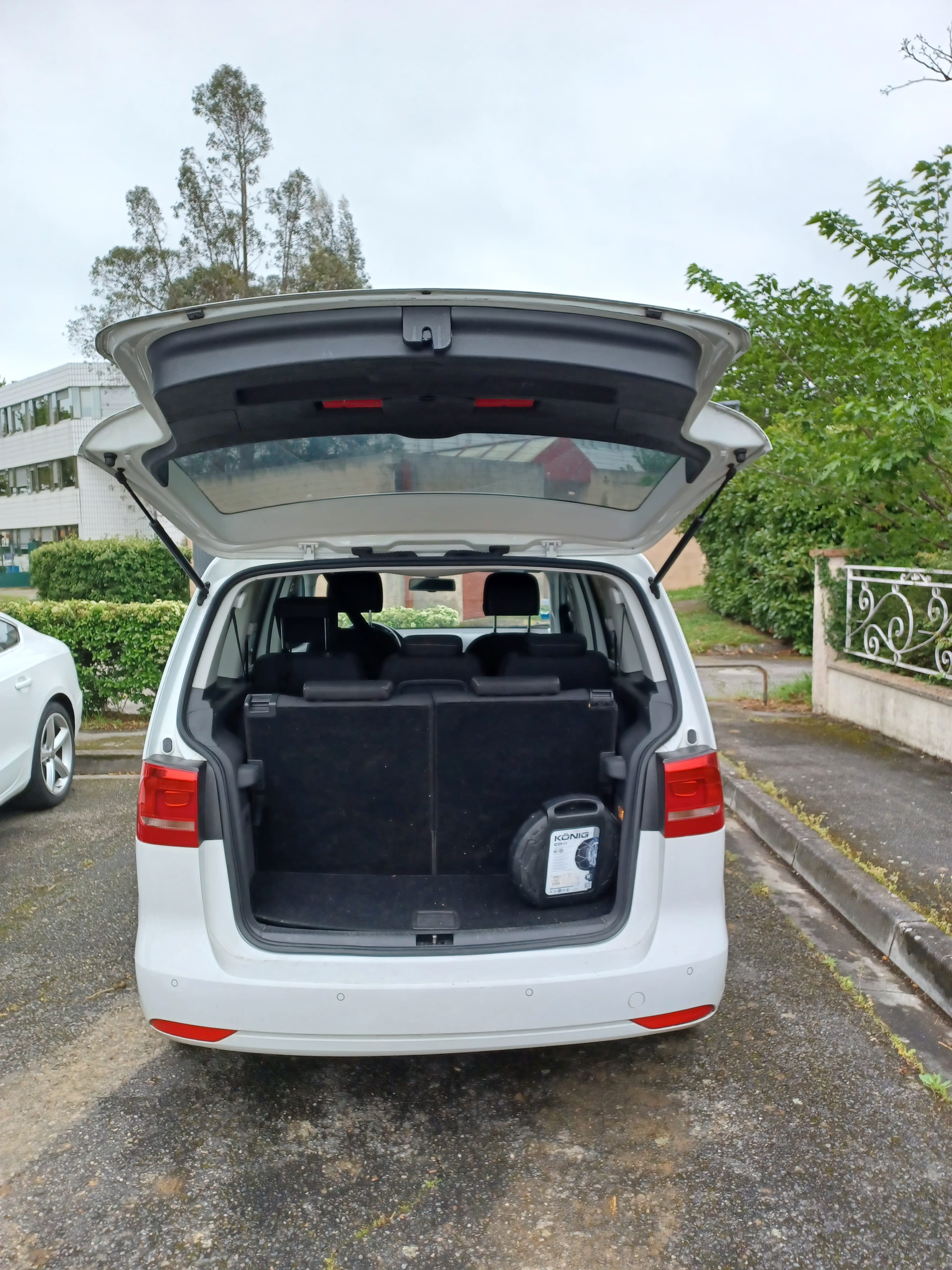 Volkswagen Touran 2.0TDI Bluemotion avec GPS