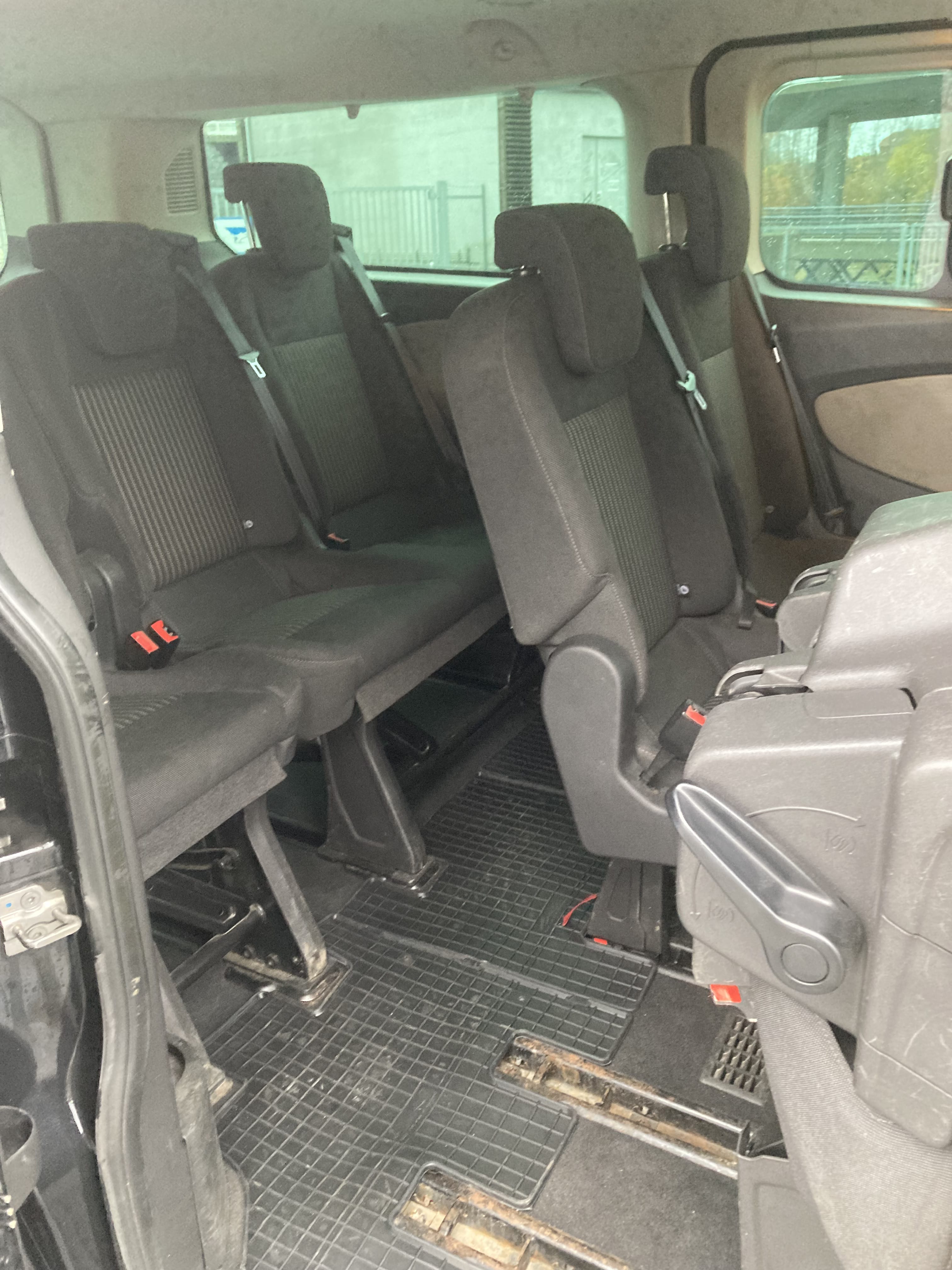 Ford Tourneo Custom 2.2 hdi 155hk med Vinterdekk