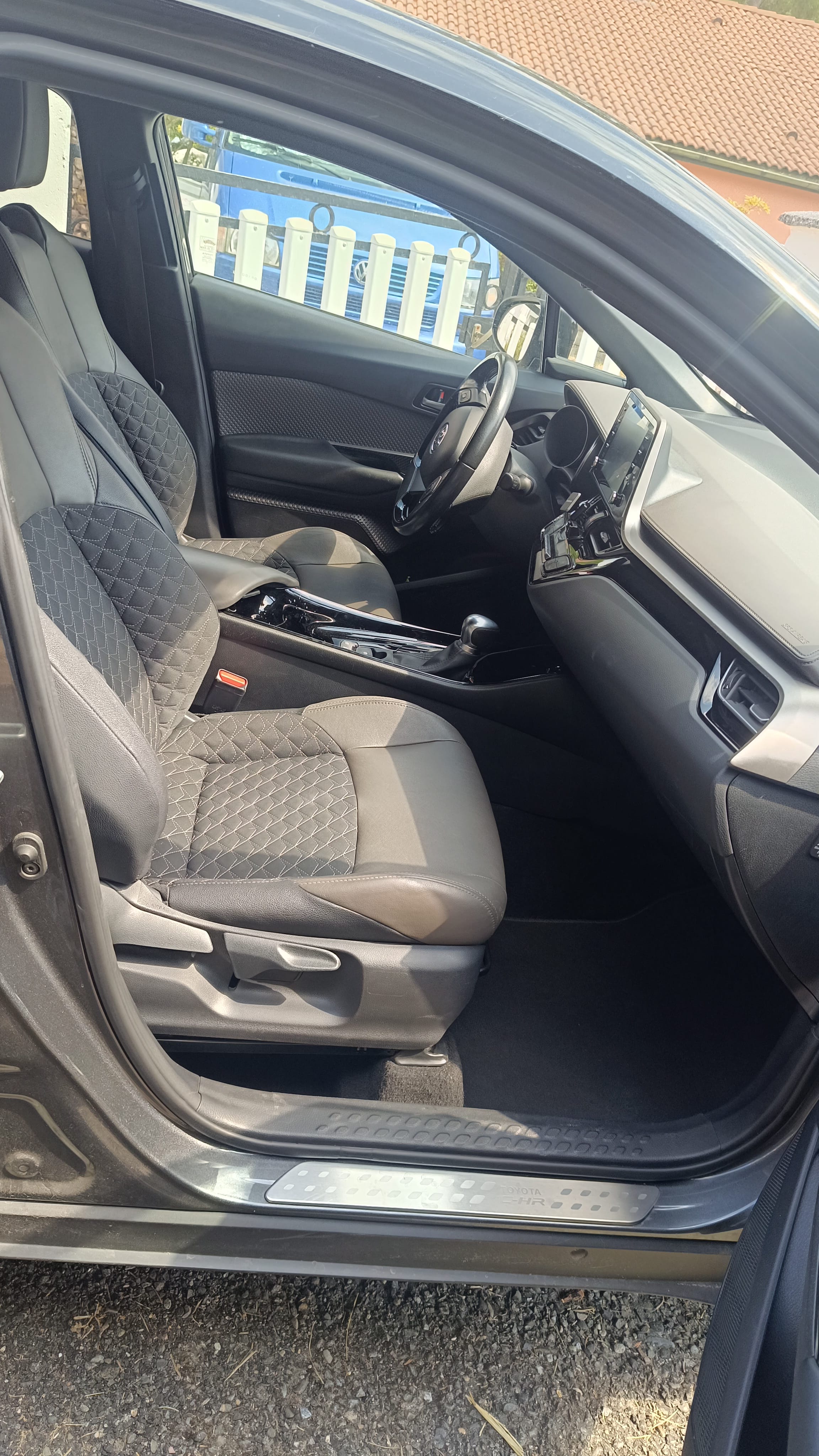 Toyota C-HR Hybrid avec GPS
