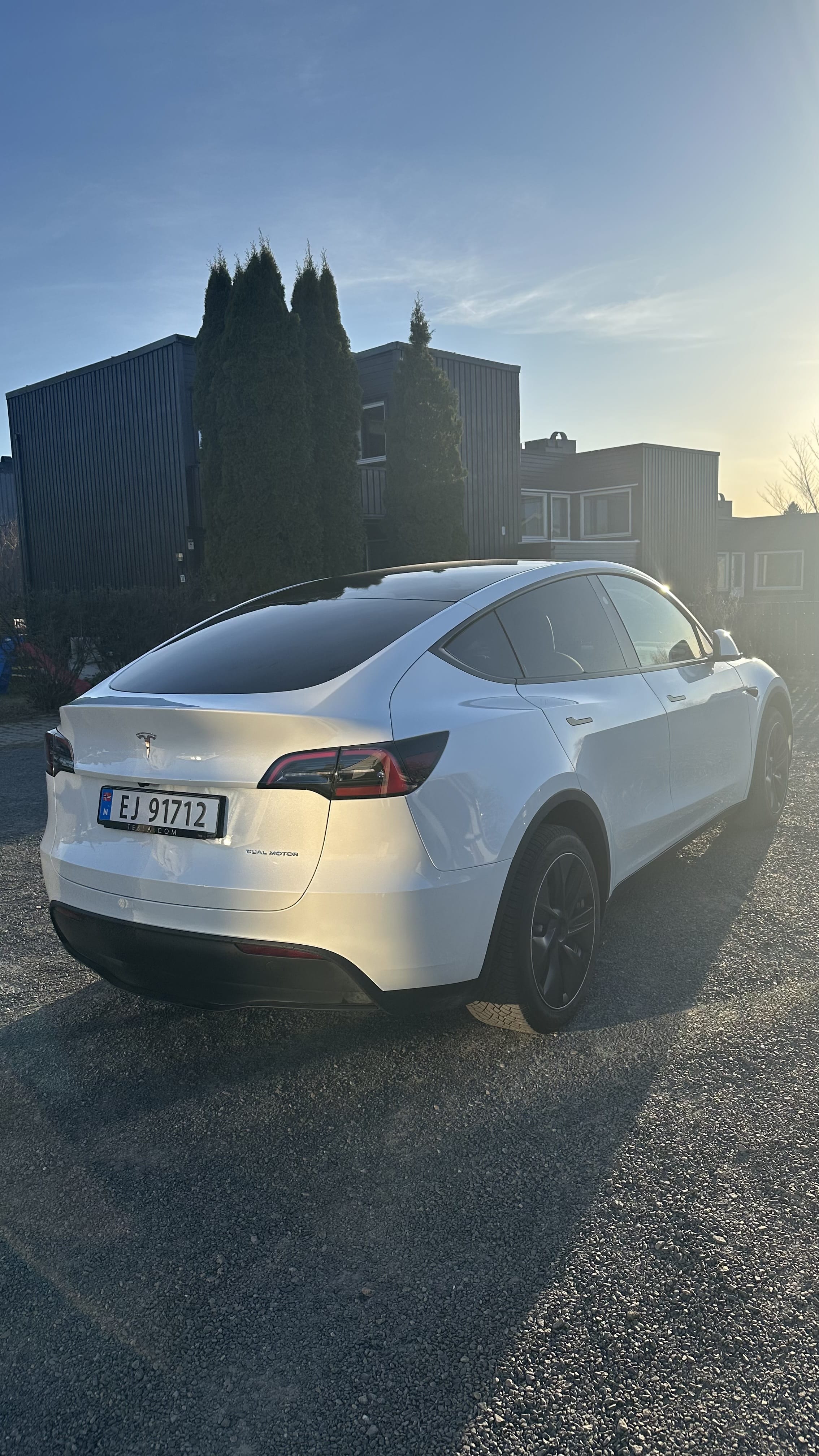 Tesla Model Y Long Range med Ryggekamera