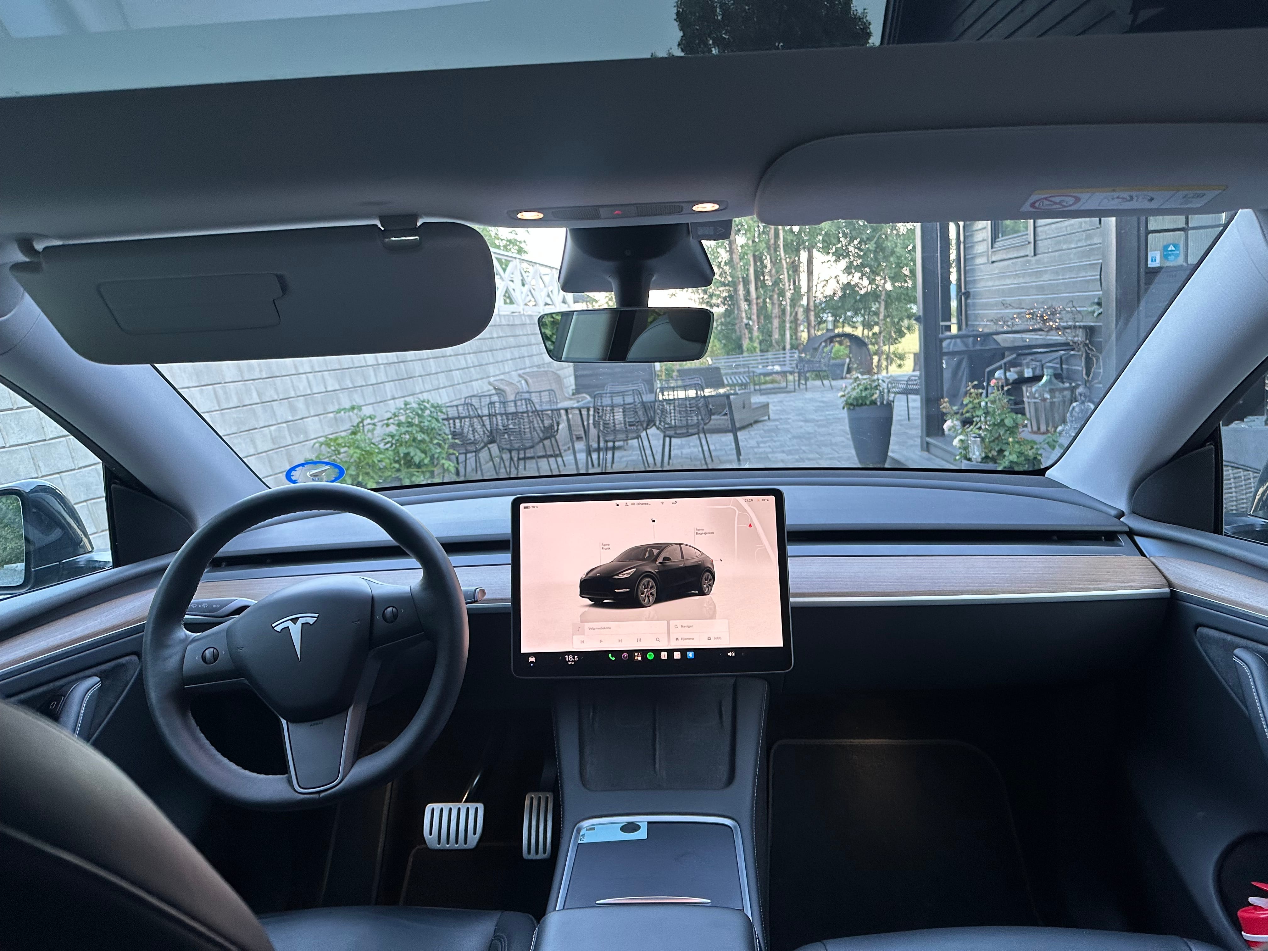 Tesla Model Y Performance med GPS