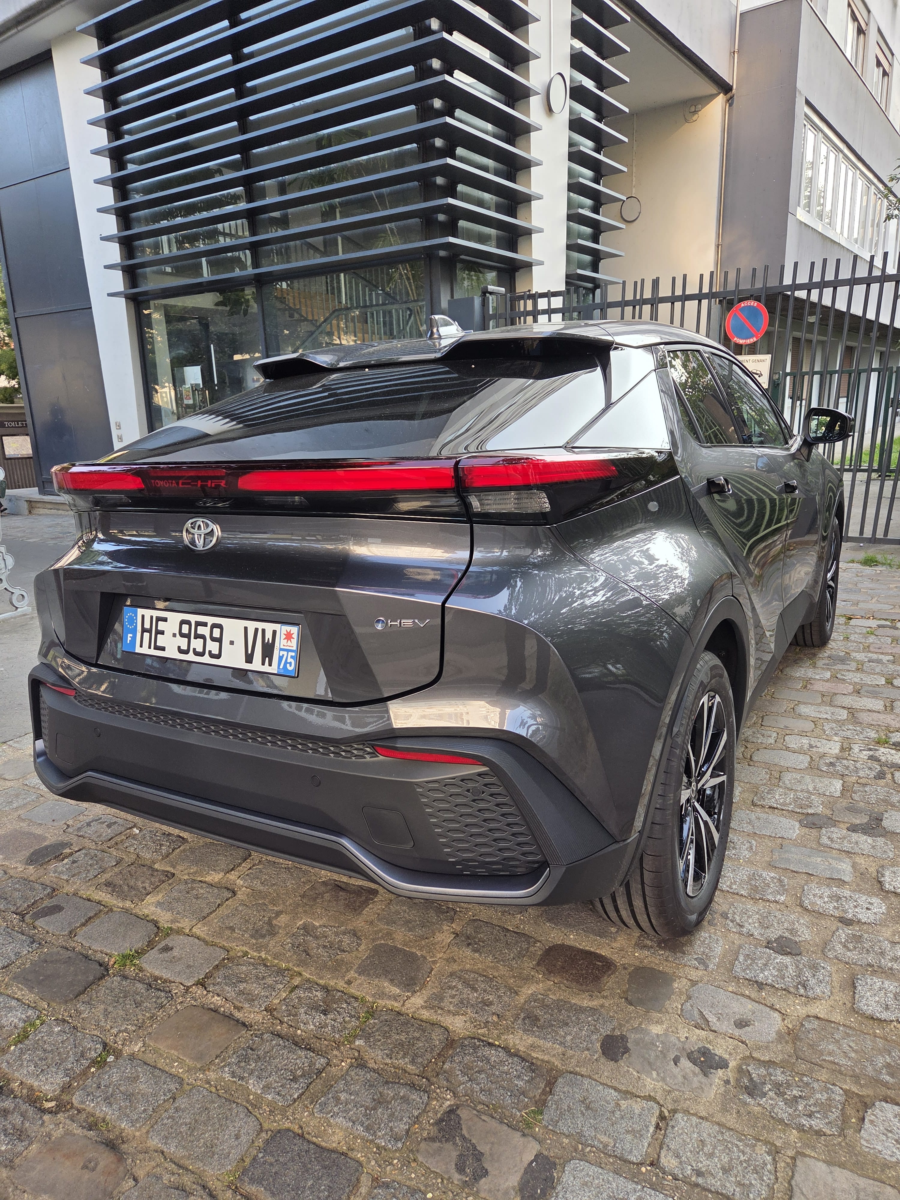 Toyota C-HR Hybrid avec Climatisation