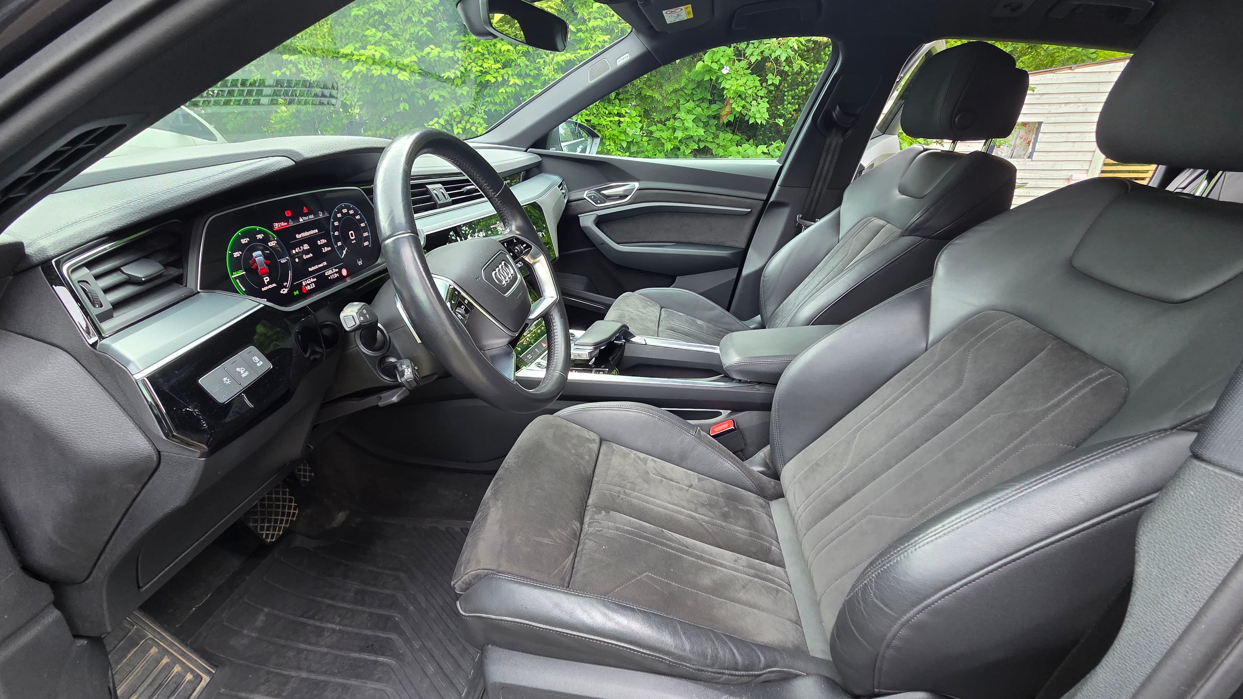 Audi e-tron med GPS