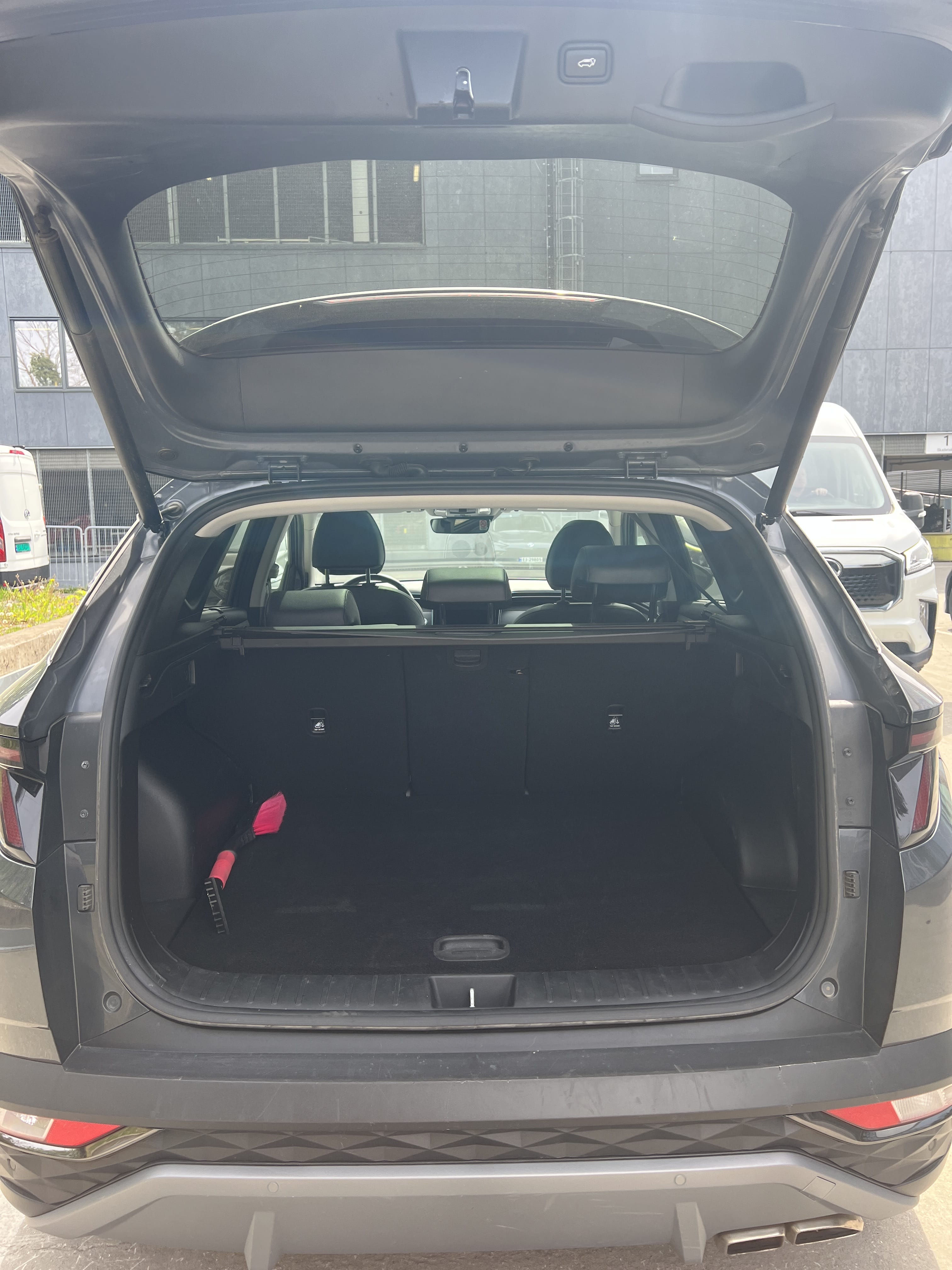 Hyundai Tucson Hybrid Limited with Bluetooth audio