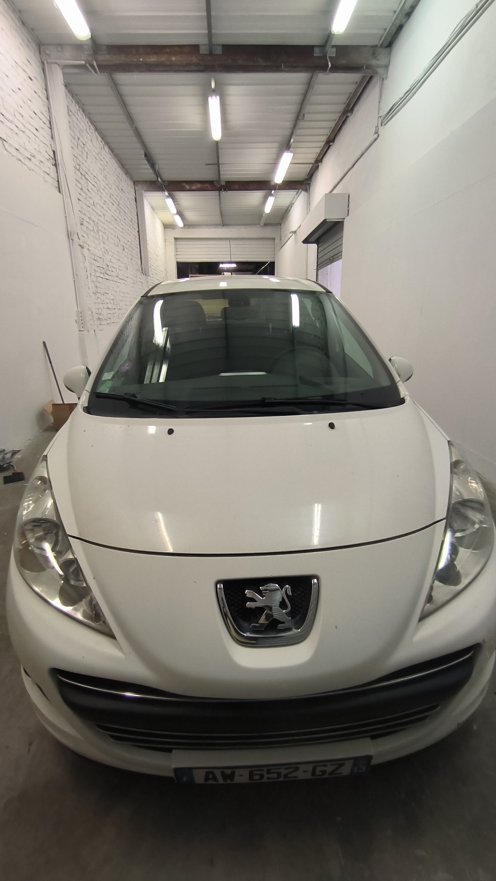 Peugeot 207 avec Entrée audio / iPod