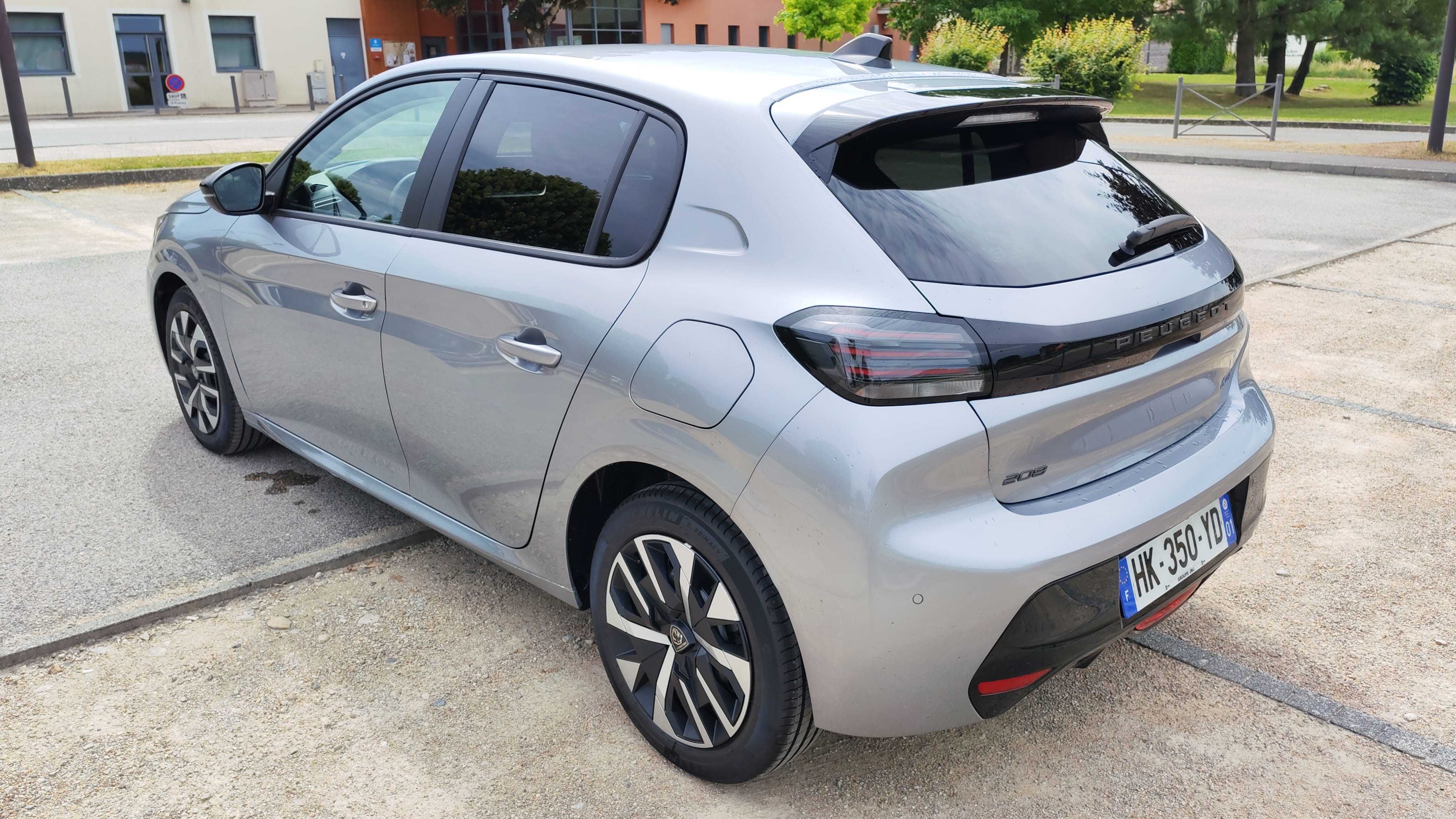 Peugeot 208 avec GPS