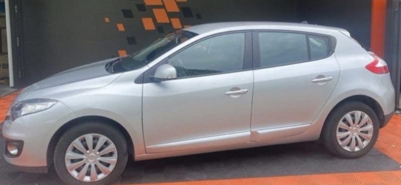 Renault Mégane (CE-410-BH) avec GPS