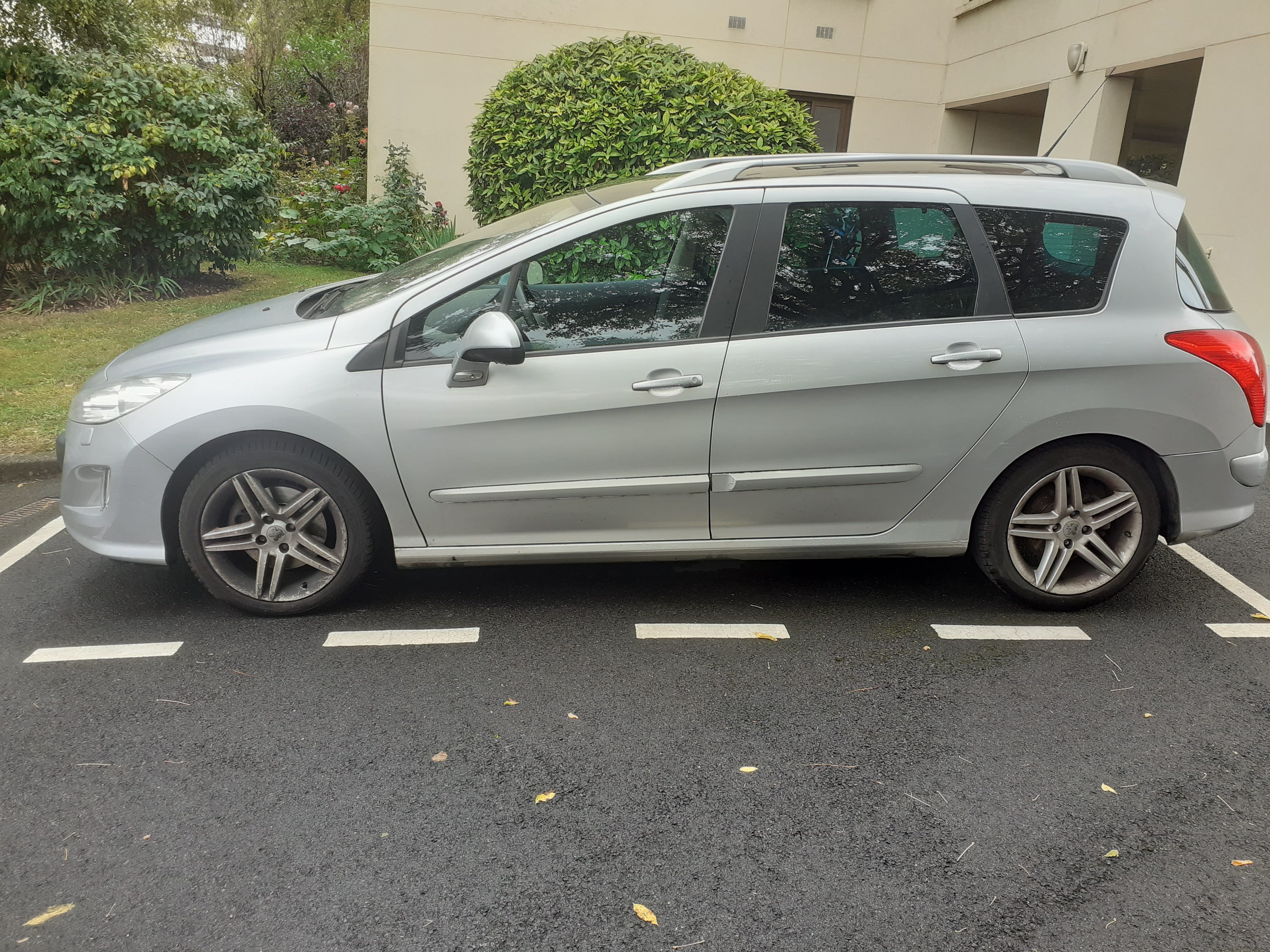 Peugeot 308 SW avec GPS