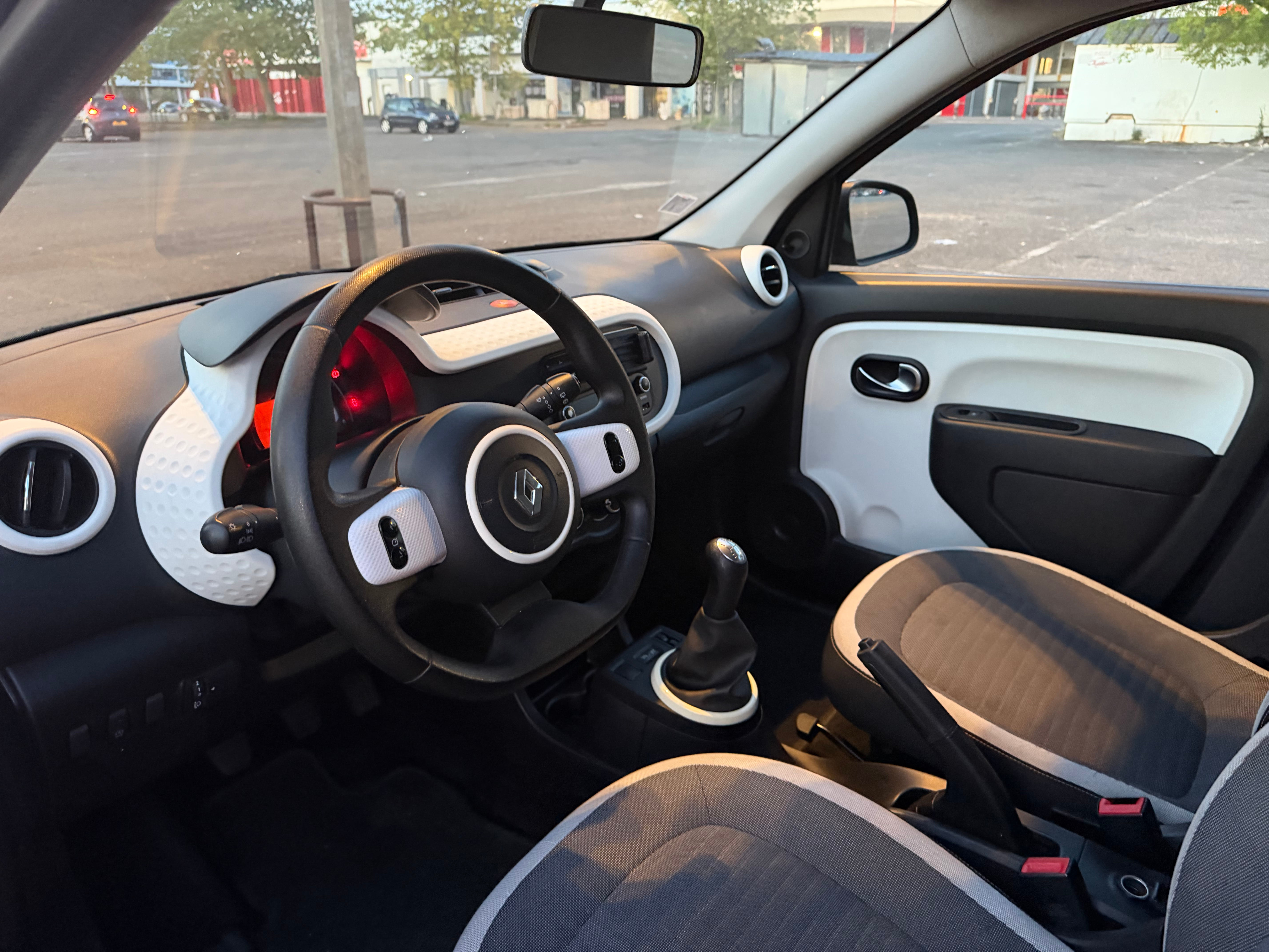 Renault Twingo III 1.0 SCE