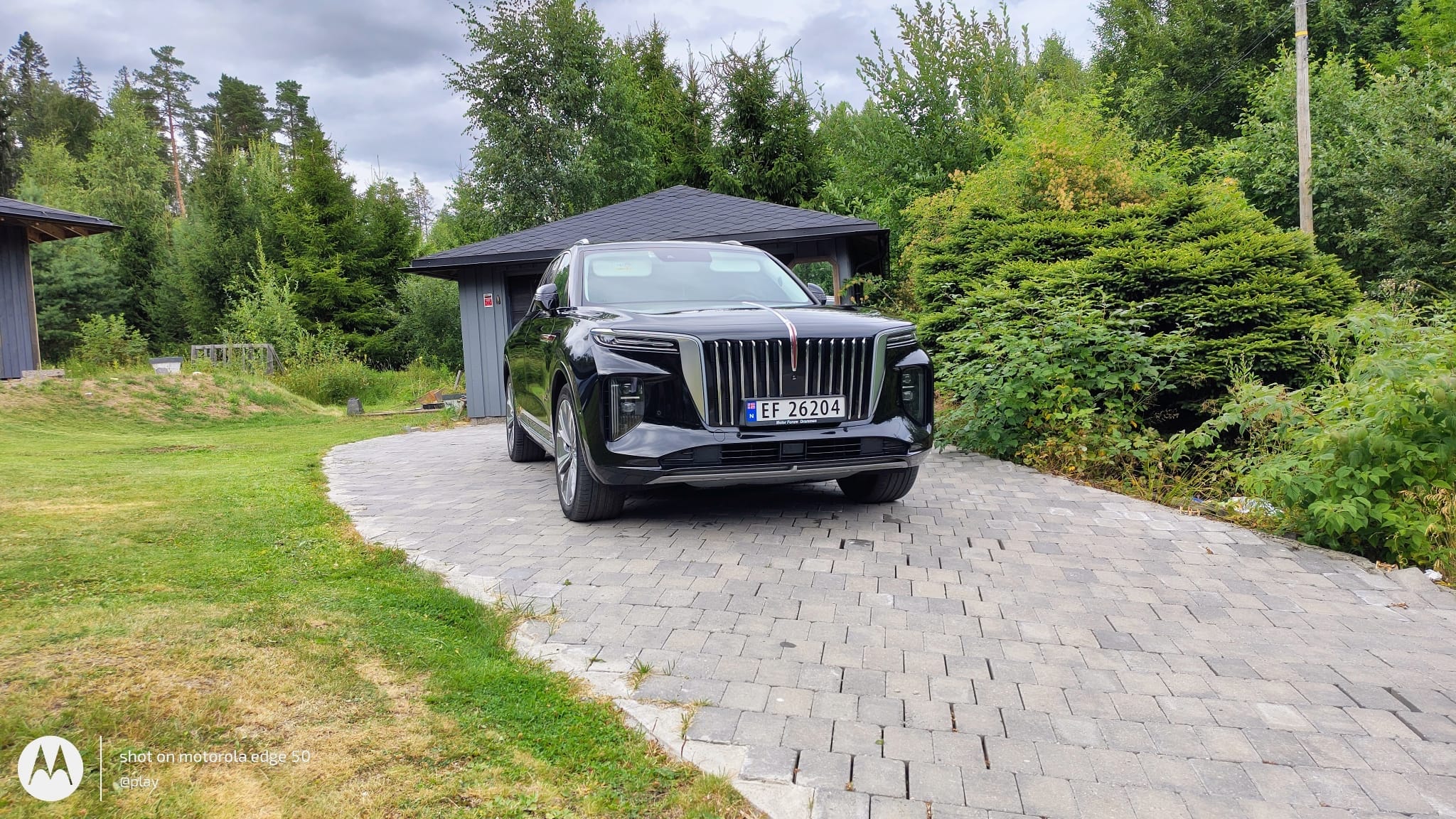 Hongqi E-HS9 med Bluetooth audio