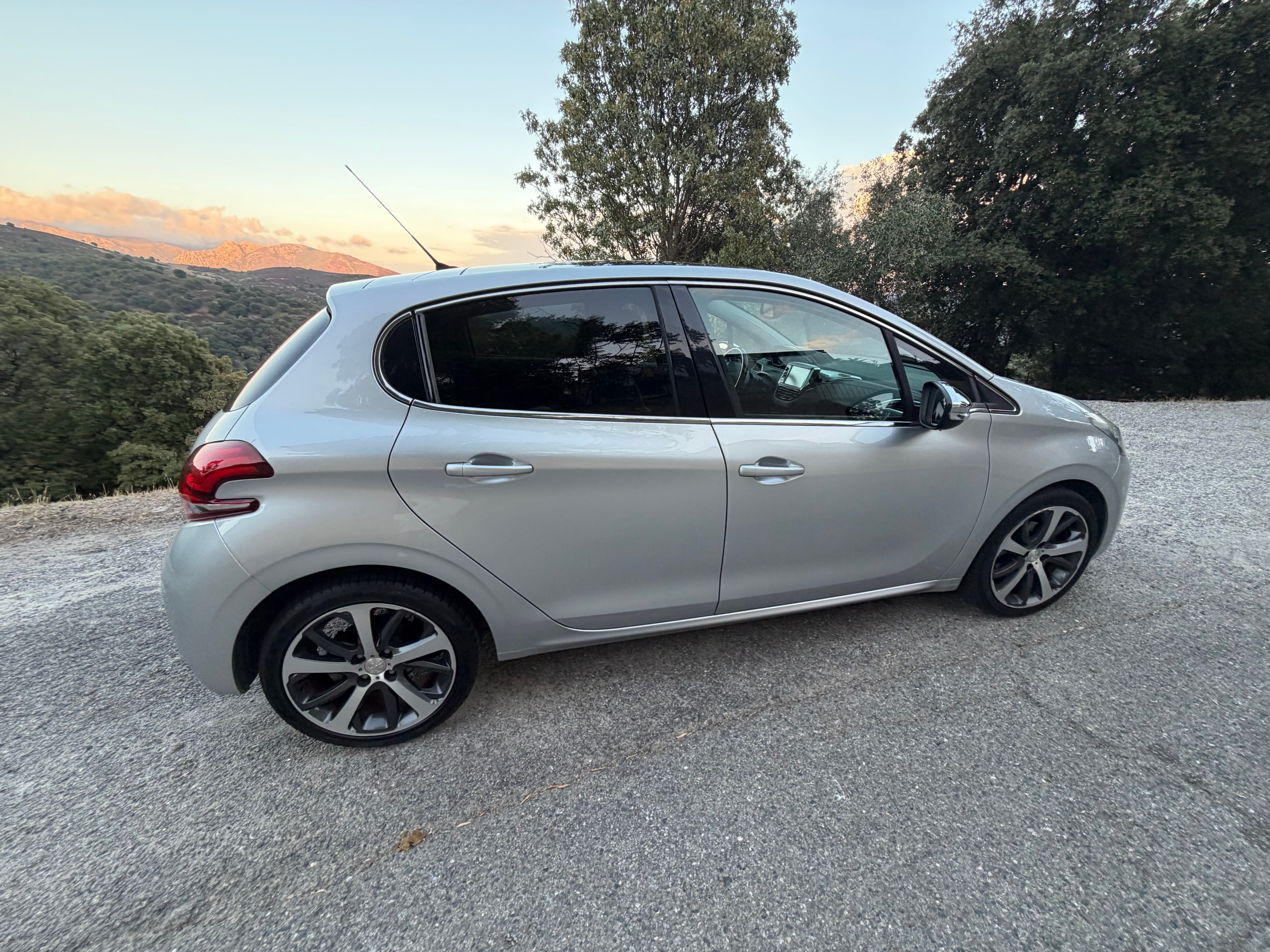 Peugeot 208 avec Régulateur de vitesse