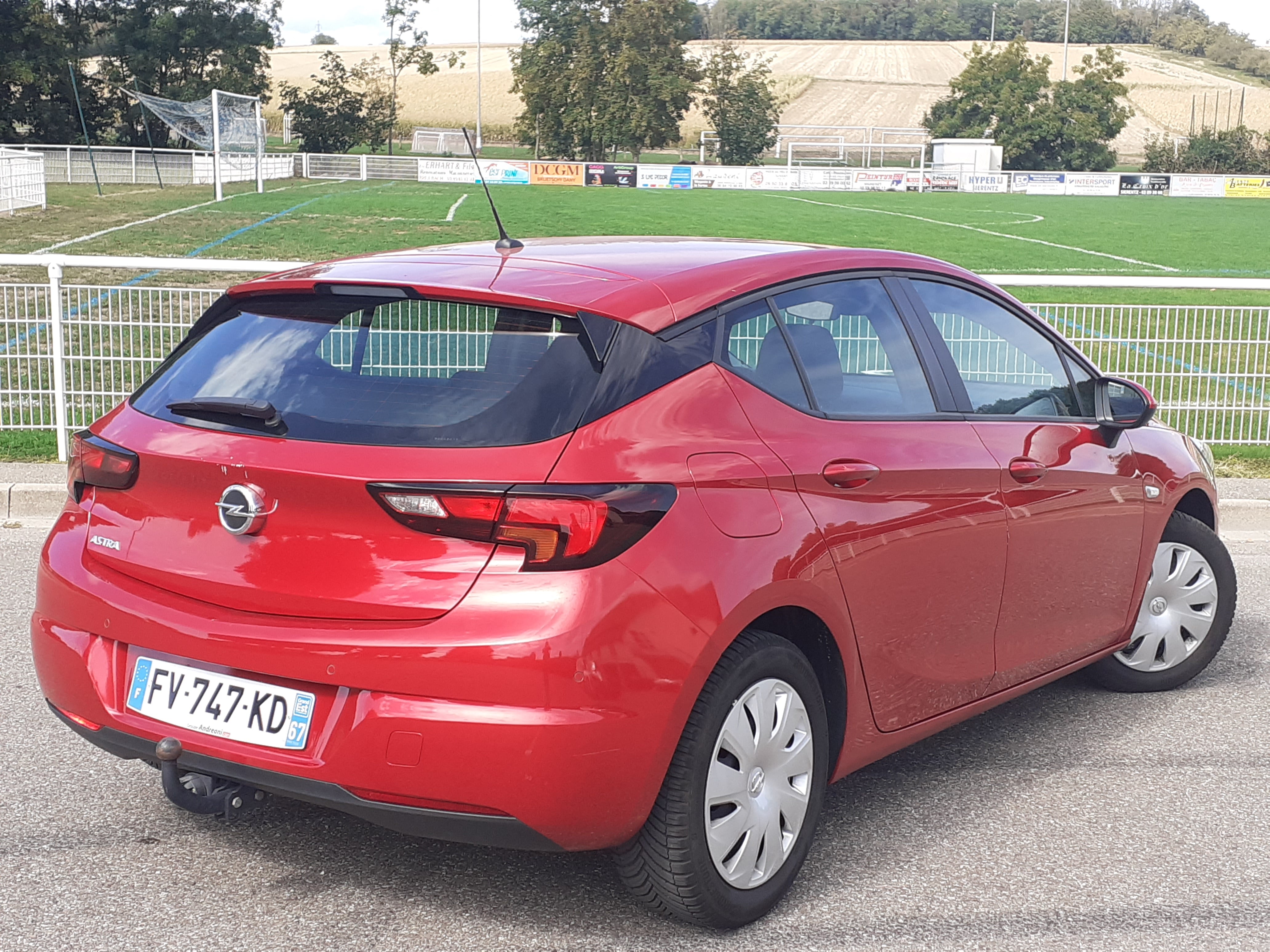 Opel Astra 1.2 Turbo 110 + Vignette Suisse 26 avec Climatisation