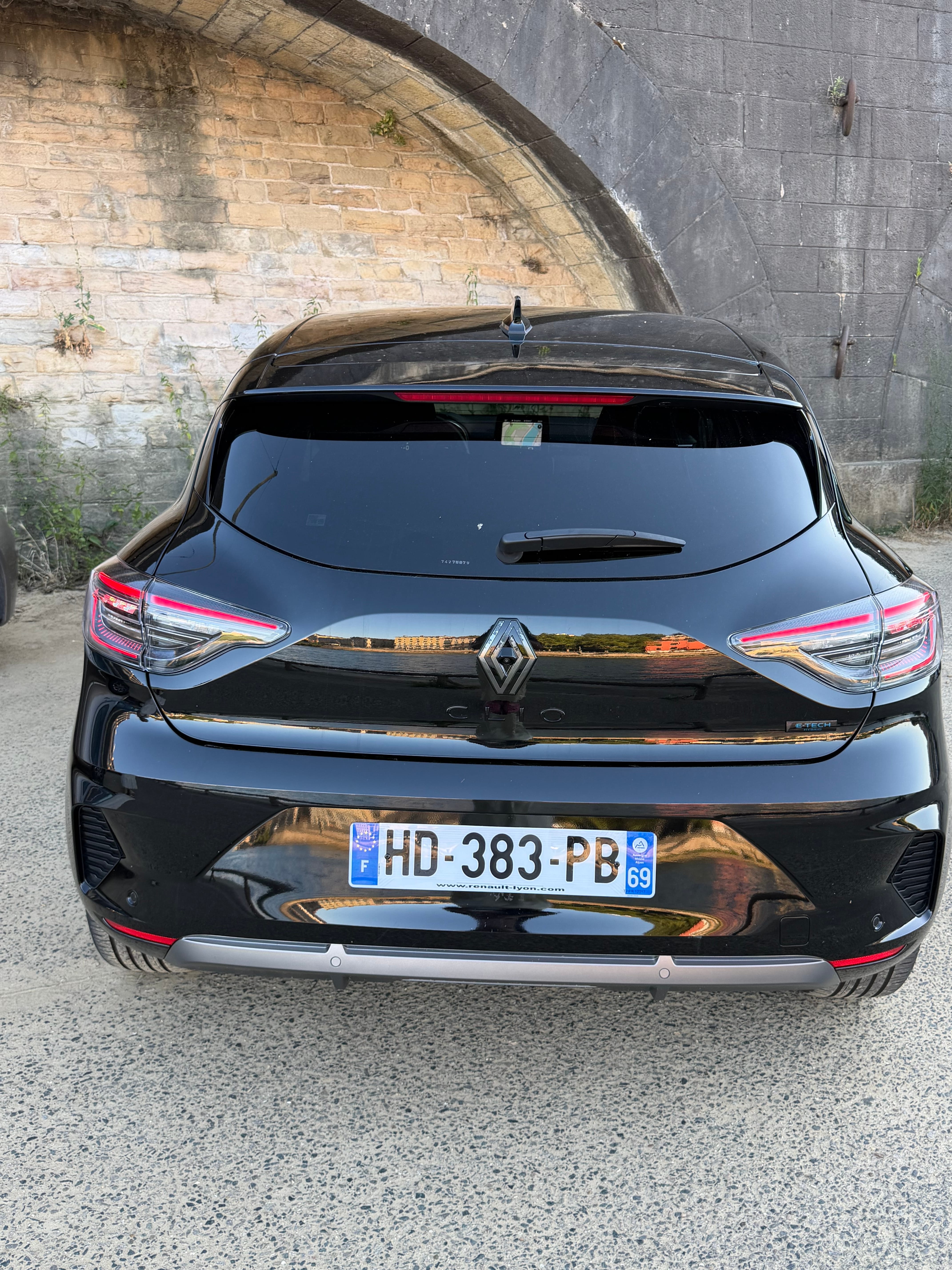Renault Clio E-tech with Air conditioning
