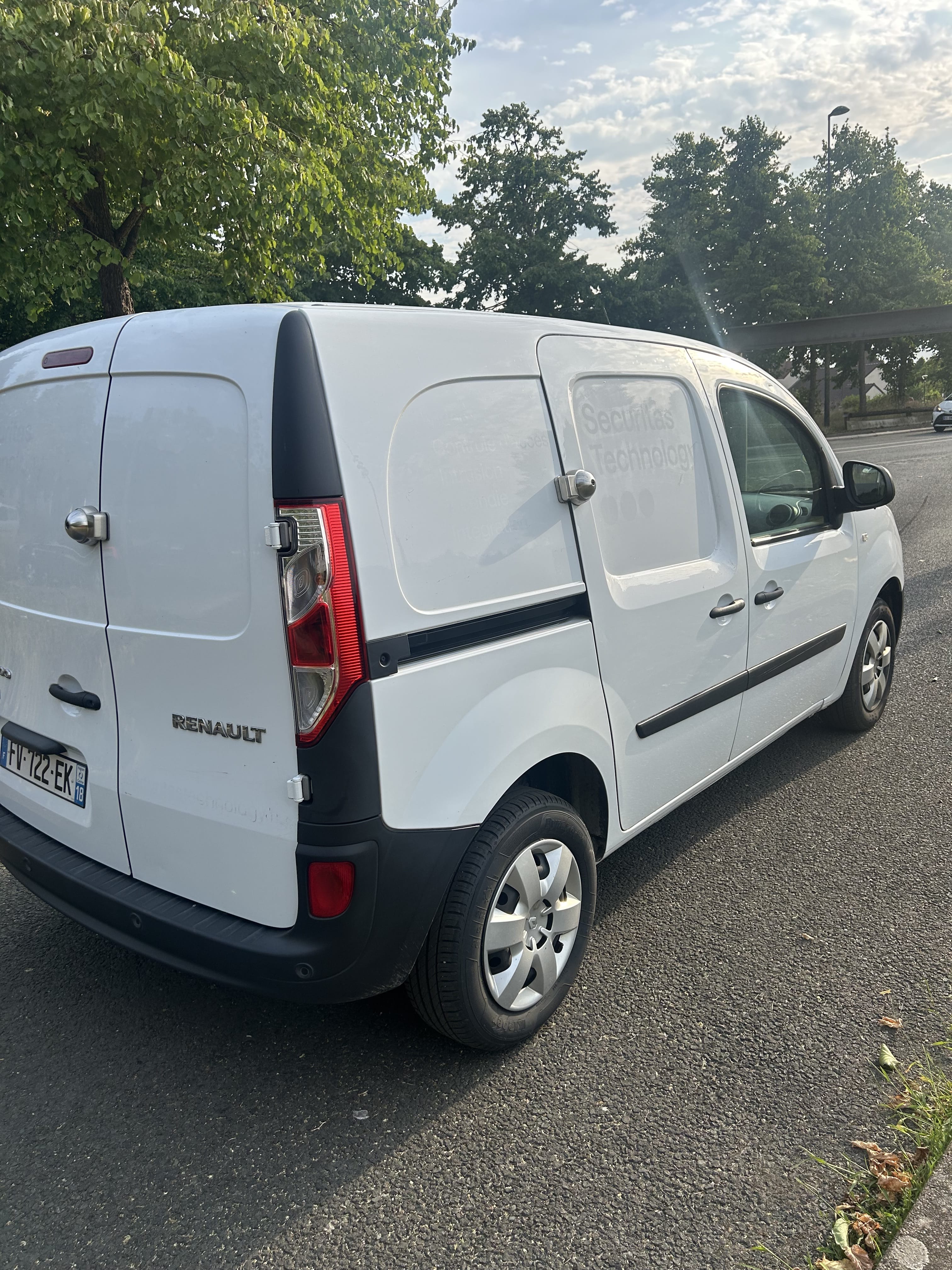 Renault Kangoo Express  Récent et fiable, bien équipé – Dispo 24h/24 avec Régulateur de vitesse