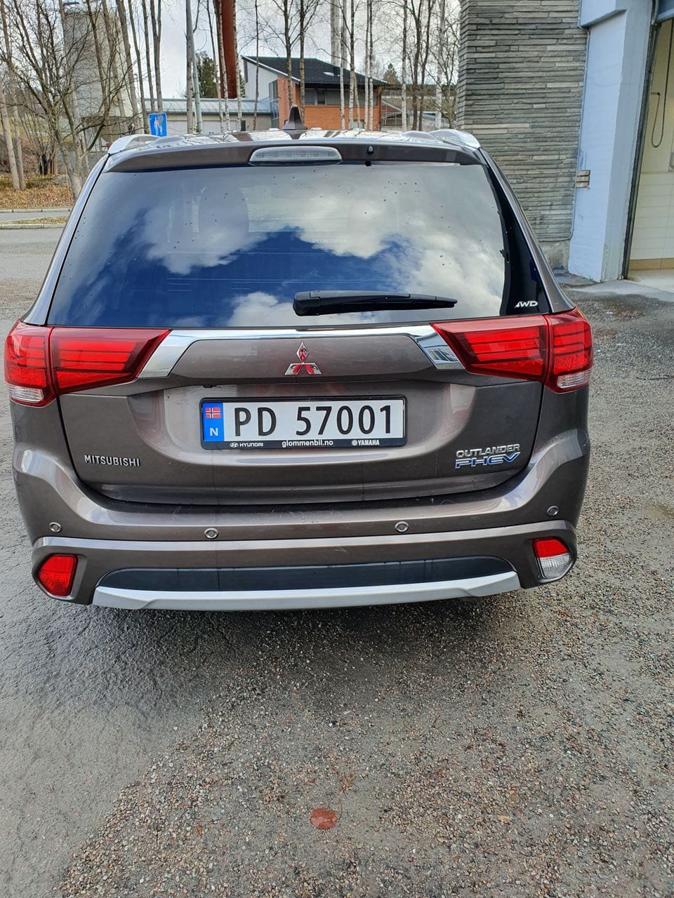 Mitsubishi Outlander PHEV SE with Cruise control