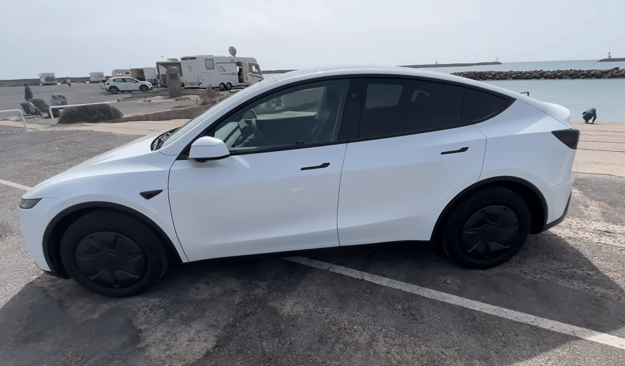 Tesla Model Y Standard Range avec Climatisation