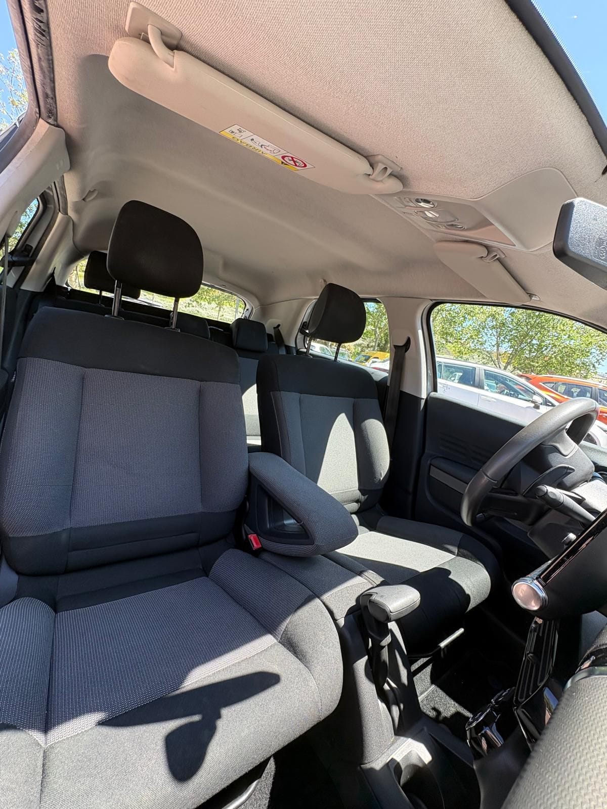 Citroen C4 Cactus 1.6 hdi con Puertos de carga USB