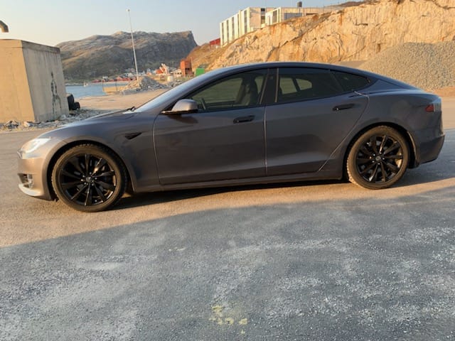 Tesla Model S med Babysete