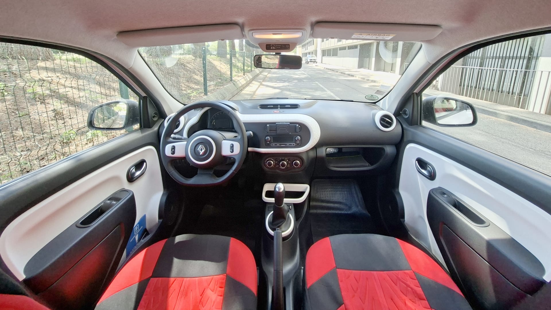 Renault Twingo III - Crit'Air 1 avec Audio Bluetooth