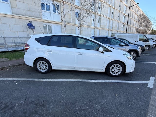 Toyota Prius + avec Climatisation