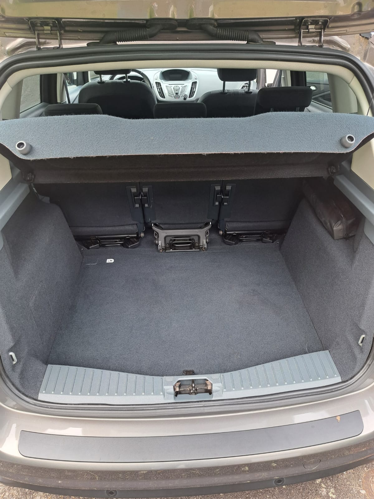 Ford C-Max avec Audio Bluetooth