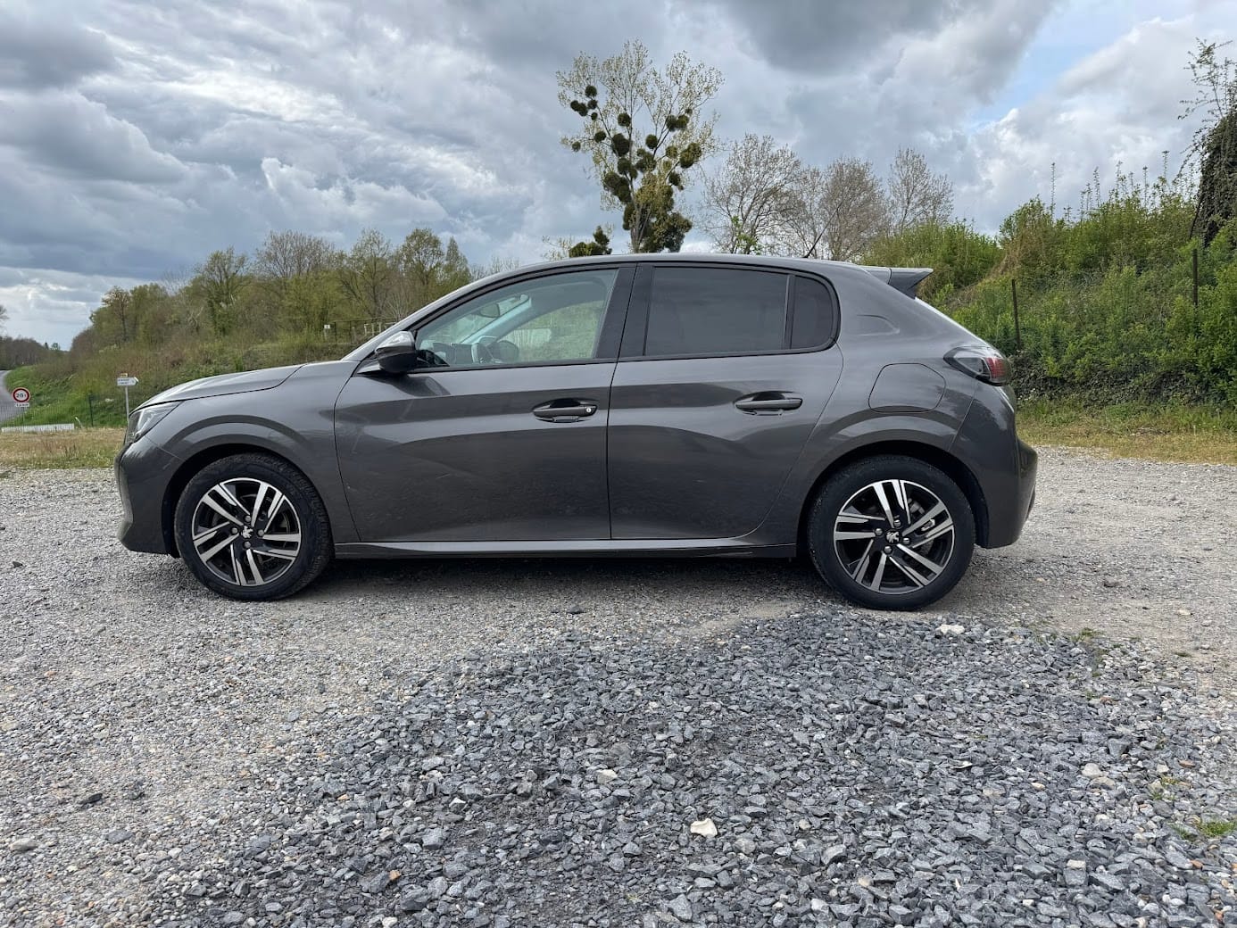 Peugeot 208 Ess BV Auto FW300WP avec Climatisation