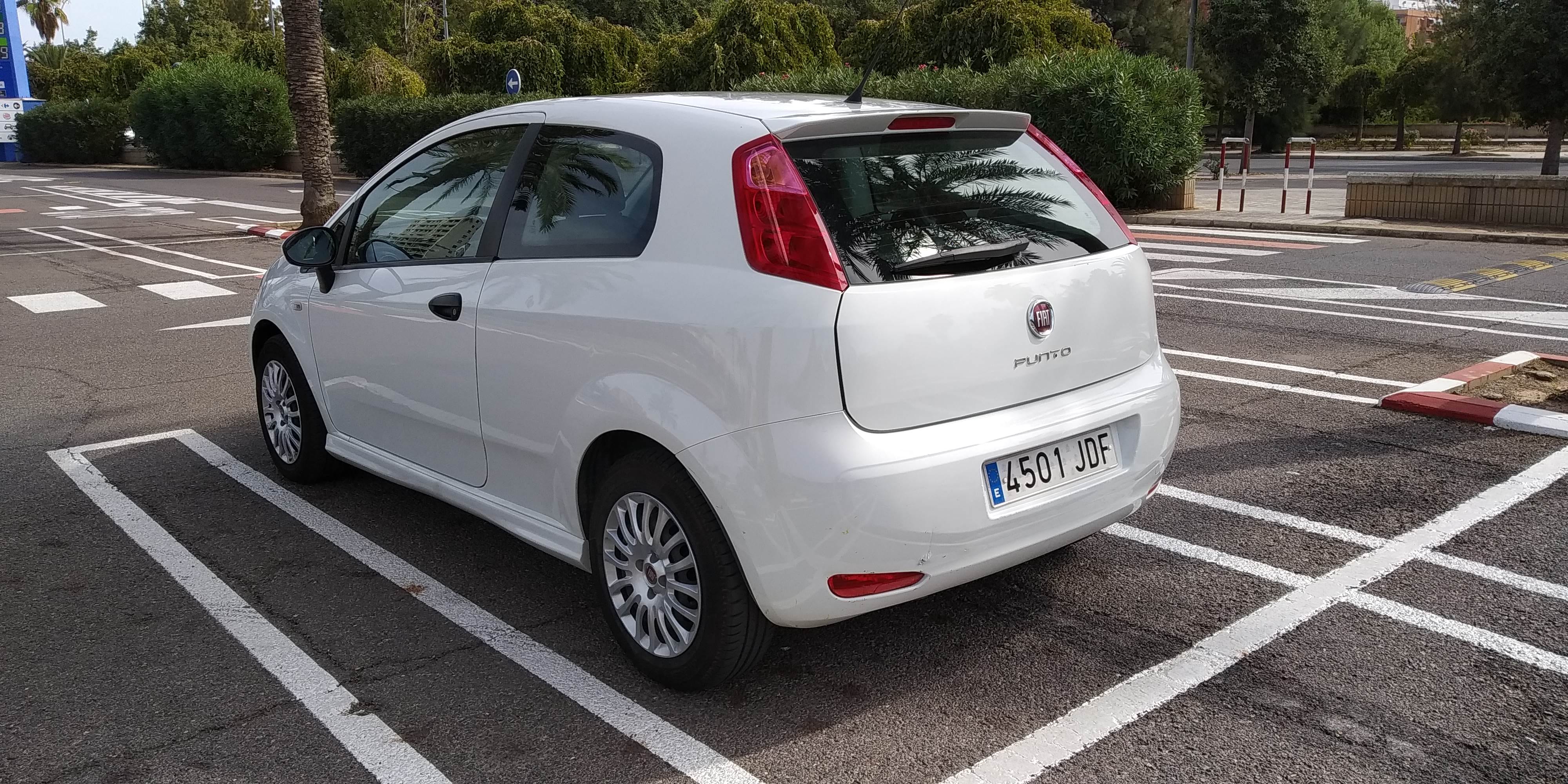Fiat Punto 1.2 c.c.  8v  69 cv con Silla infantil