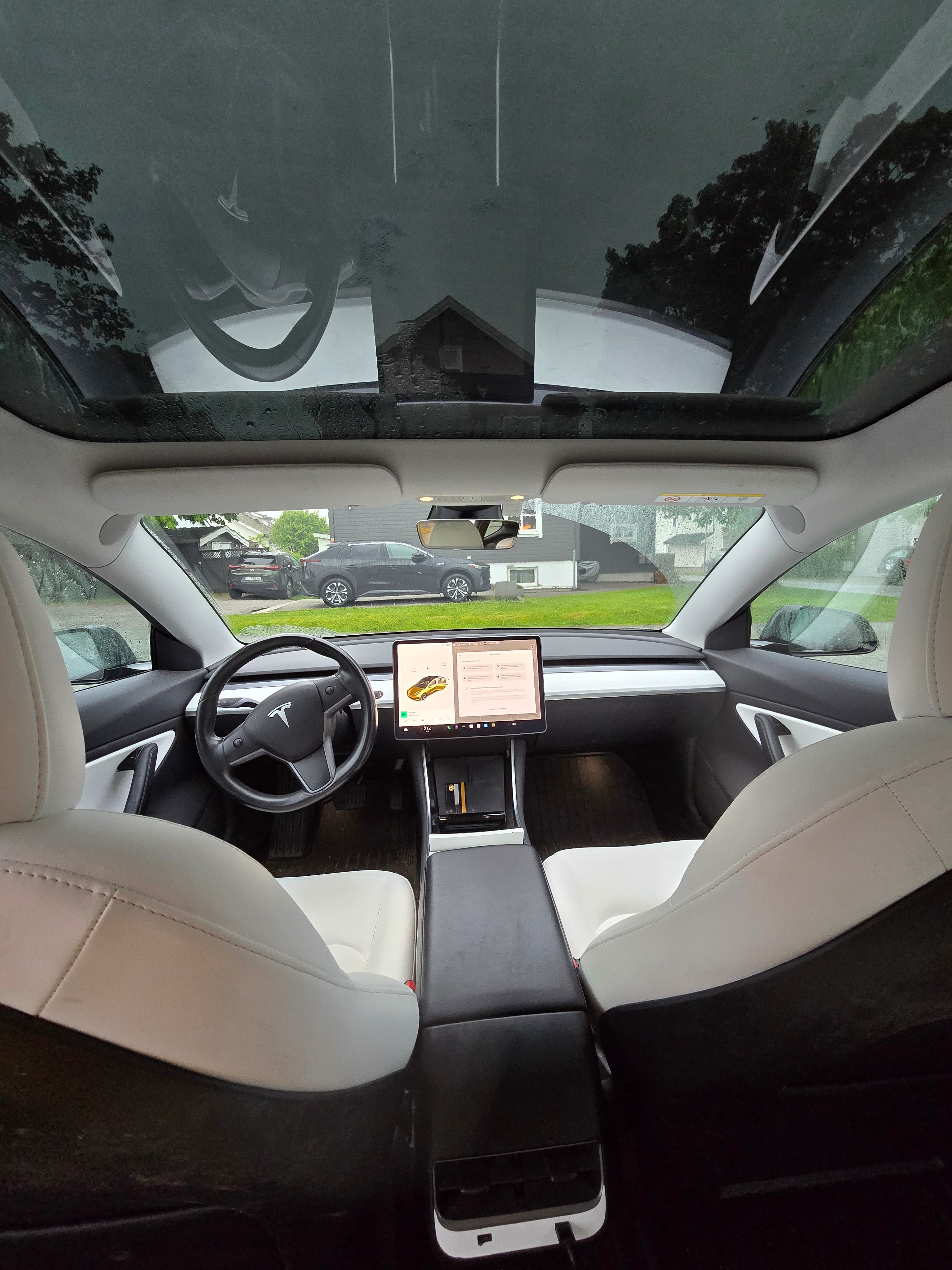 Tesla Model 3 Long Range med Cruisekontroll