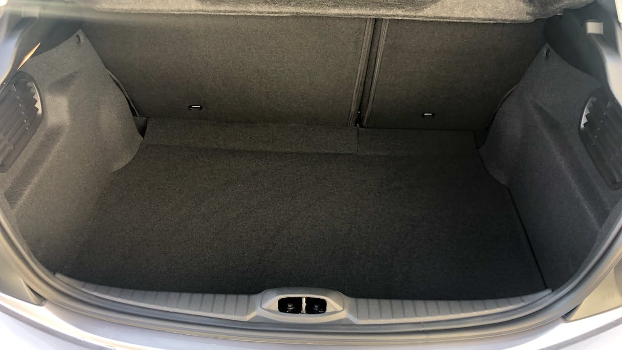 Peugeot 208  Ess 82cv FM485QE avec Entrée audio / iPod