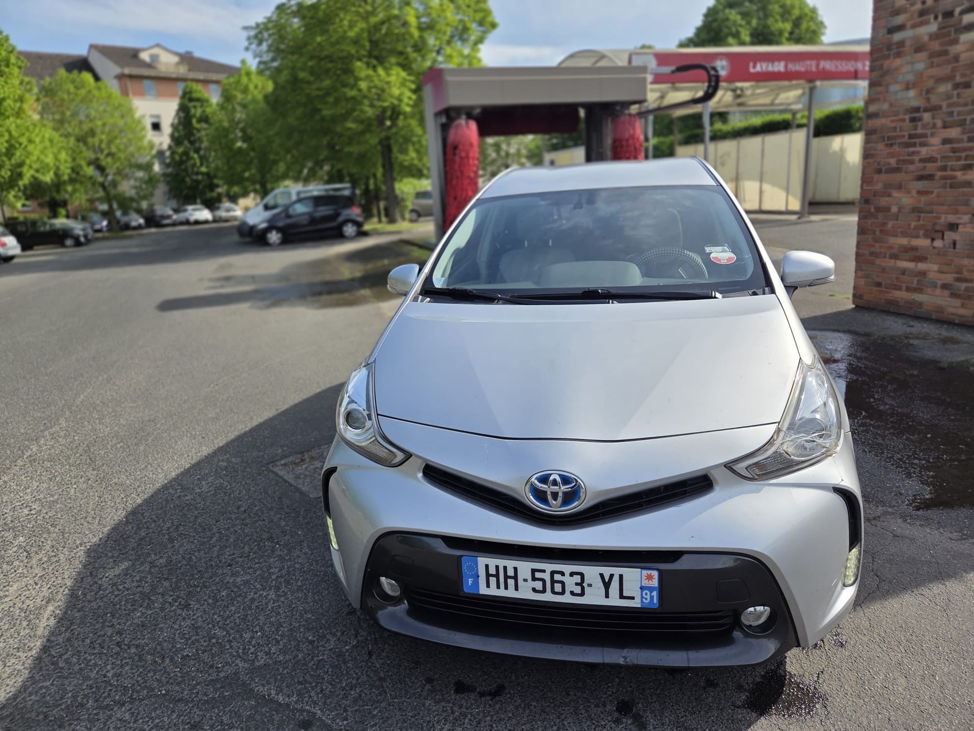 Toyota Prius + 7 places, 2018, Essence 95 / Électrique (hybride), automatique, 7 places