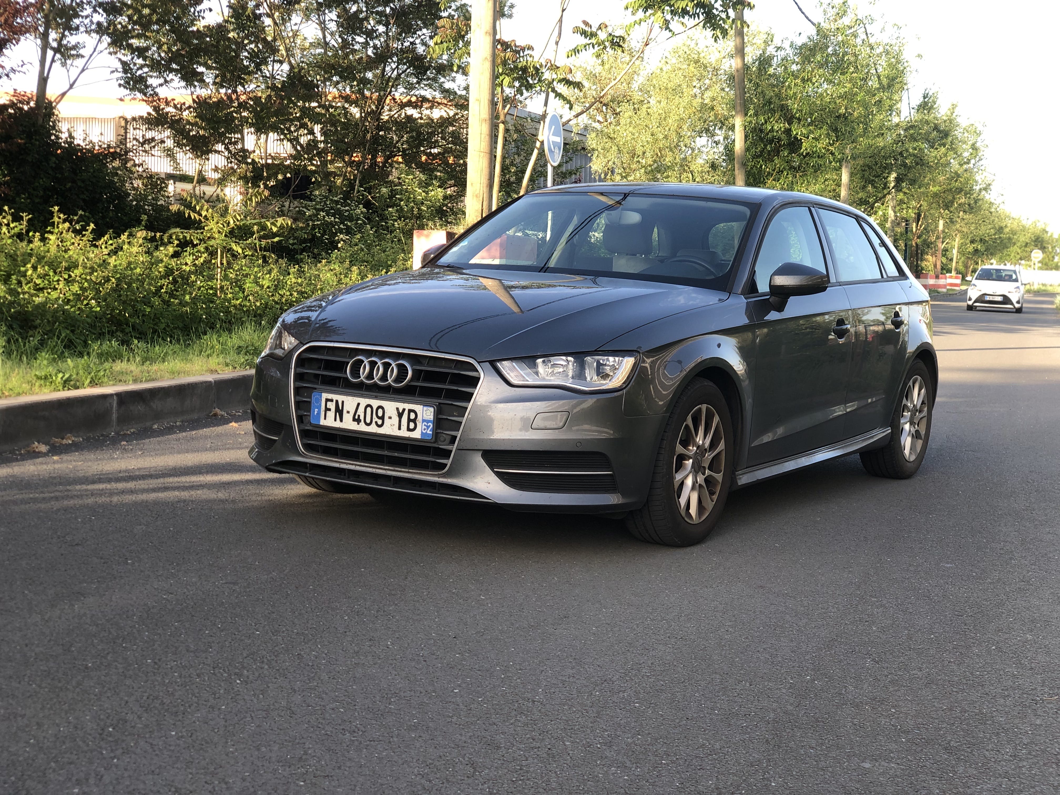 Audi A3 Sportback  Louez l’Audi A3 TDI – Sportivité, Confort & Économie à Bordeaux !